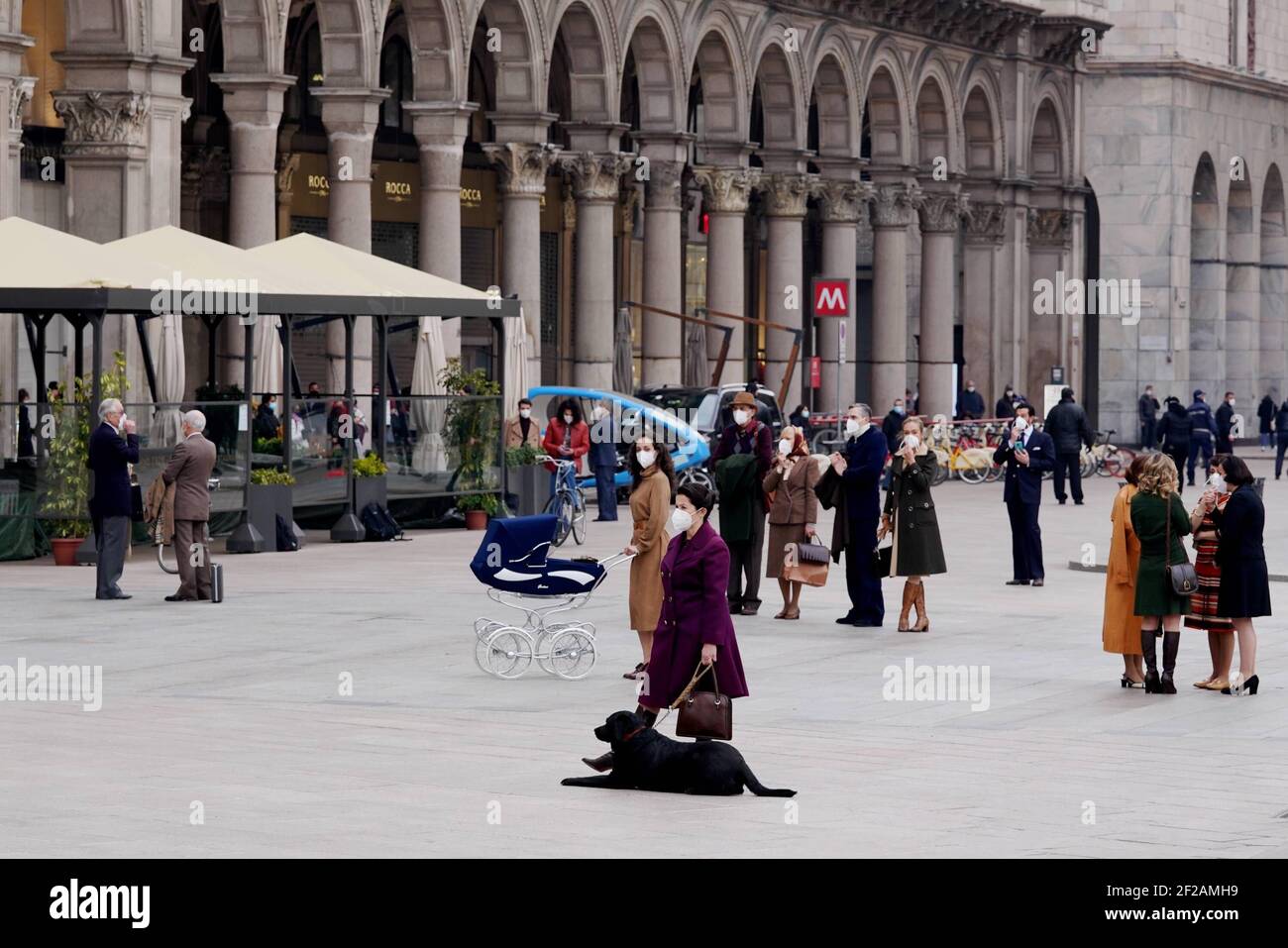 Milano, Italia. 11 Marzo 2021. Milano - la città di Ridley Scott sulla "Casa di Gucci" di Maurizio Gucci e Patrizia Reggiani. Con gli interpreti Lady Gaga e Adam driver. Nella foto apparsa in Piazza Duomo (Milano - 2021-03-11, Duilio Piaggesi) p.s. la foto e' utilizzabile nel messaggio in cui e' stata allegata, nel E senza intendente diffondatorio del decoro delle persone Rappresentate Credit: Independent Photo Agency/Alamy Live News Foto Stock