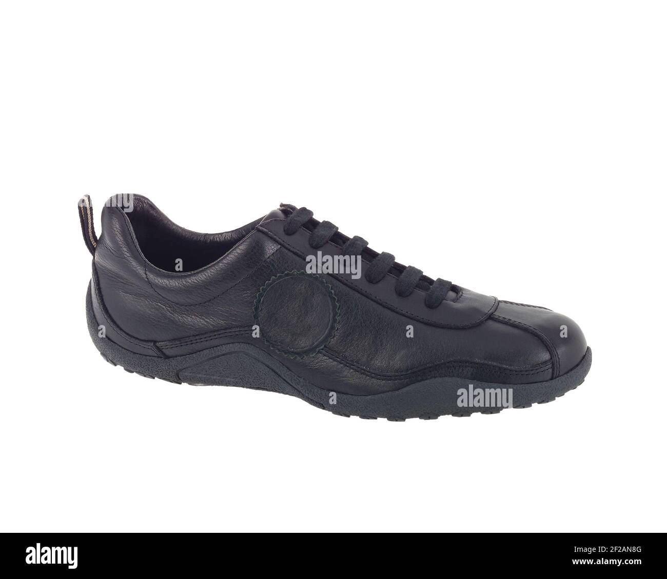 Sneaker elegante ed elegante scarpa sportiva per uomo isolato. Riprese in  studio di Steel LIFE Foto stock - Alamy