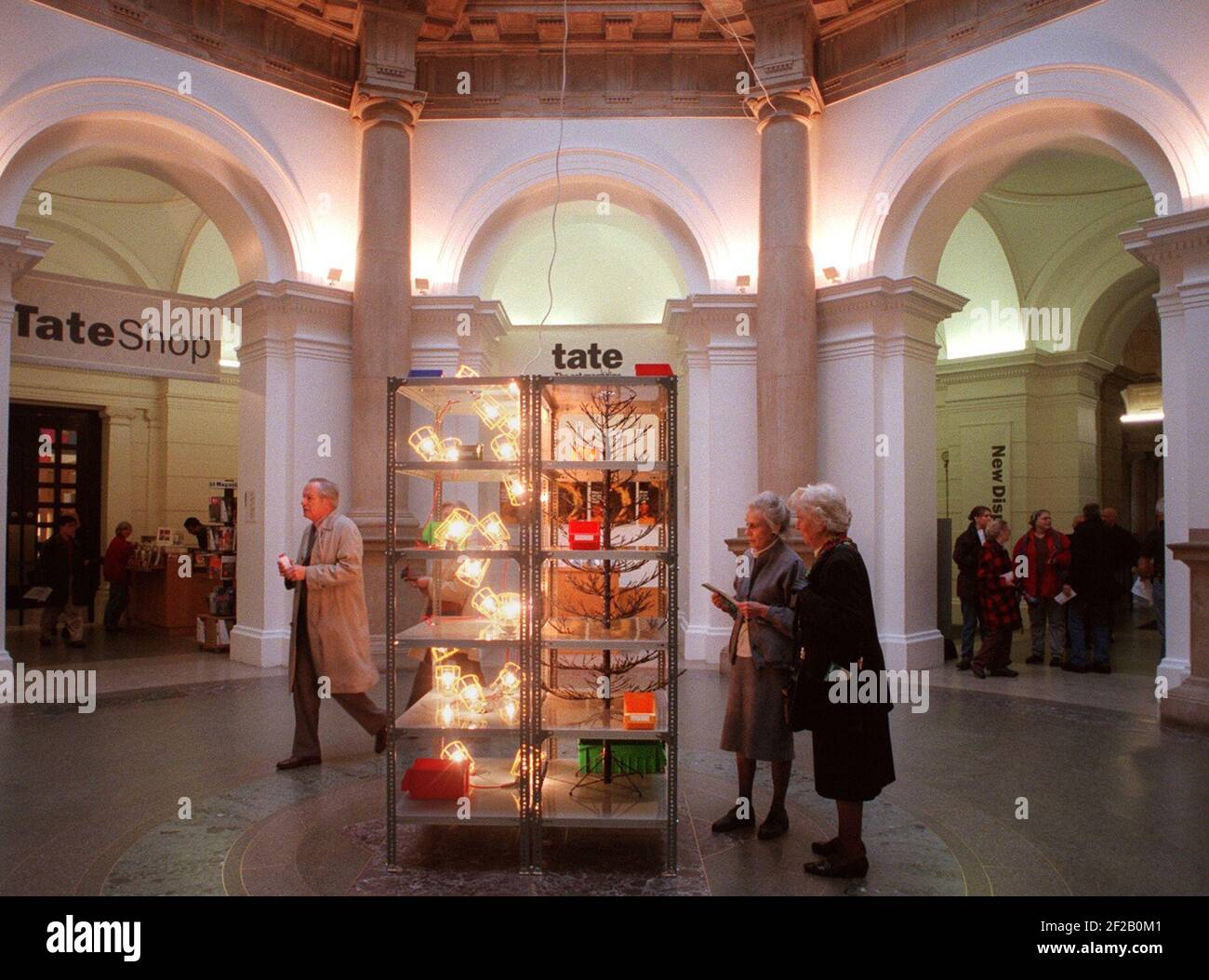 Albero di Natale Dicembre 1998Designed dall'artista Richard Wilson per il Tate Gallery a Londra Foto Stock