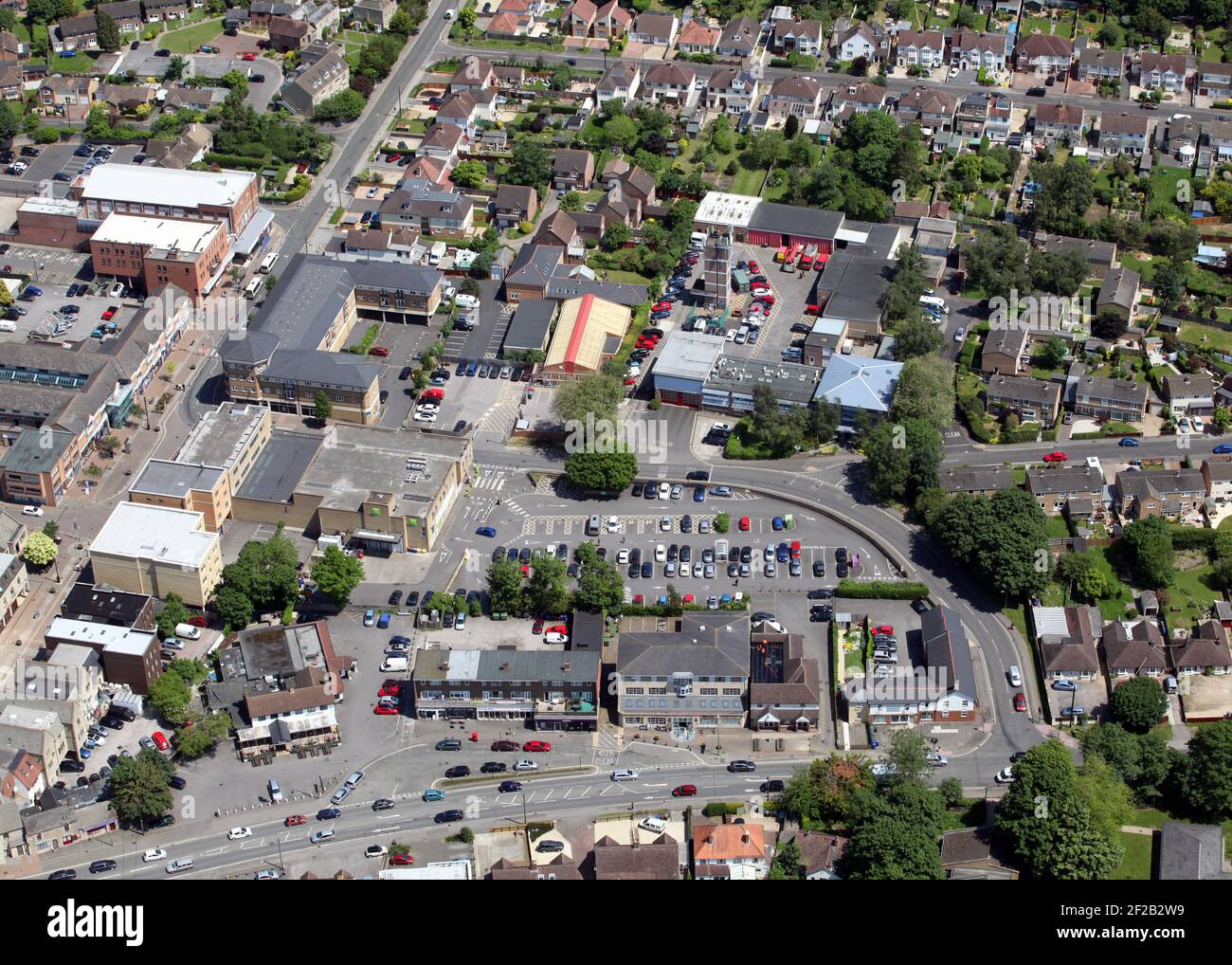 Vista aerea del centro di Kidlington, incluso il Red Lion E centro di soccorso e vigili del fuoco di Oxfordshire Foto Stock