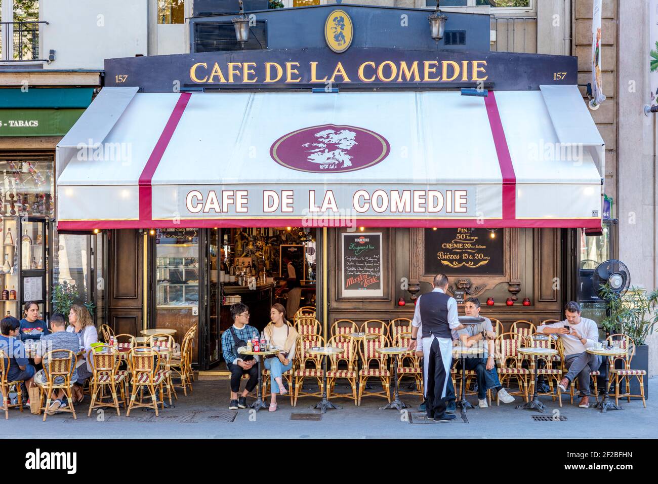 Cafe de la Comedie vicino a Place Colette, 1st Arrondissement, Parigi, Francia Foto Stock
