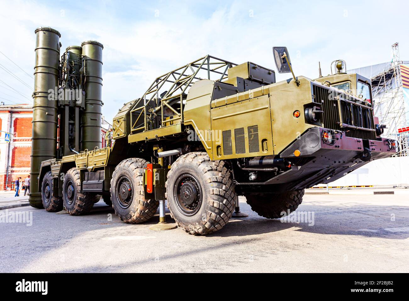 Samara, Russia - 8 maggio 2016: Sistema missilistico anti-aereo russo (SAM) S-300 in posizione di combattimento Foto Stock