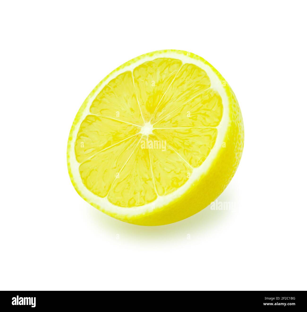 Metà del limone giallo agrumi isolato su sfondo bianco. Foto Stock