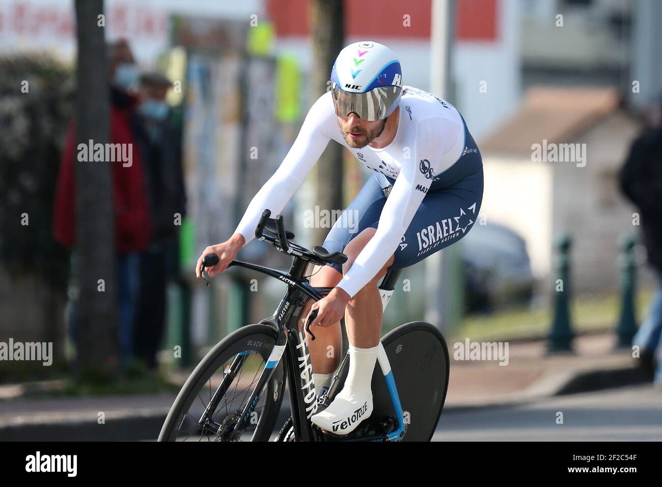 ZABEL Rick di Israele Start-Up Nation durante la Parigi-Nizza 2021, gara ciclistica fase 3, Time Trial, Gien - Gien (14,4 km) a Gien, Francia - Foto Laurent Lairys / MAXPPP Foto Stock