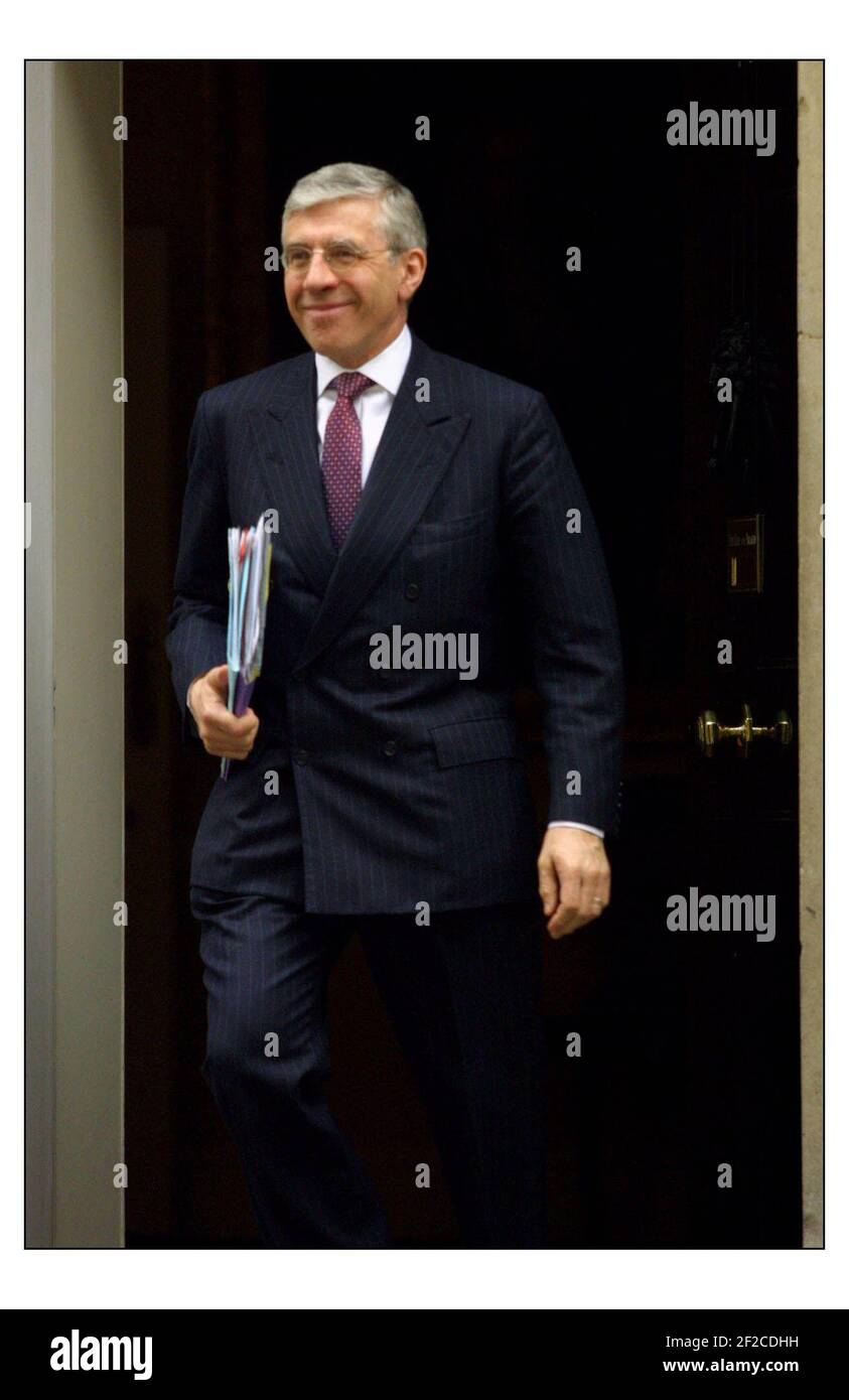 Gabinetto di guerra in Downing st 1/4/2003........ Guerra Gabinetto Arribin e lasciando Downing st.Jack Straw pic David Sandison 1/4/2003 Foto Stock