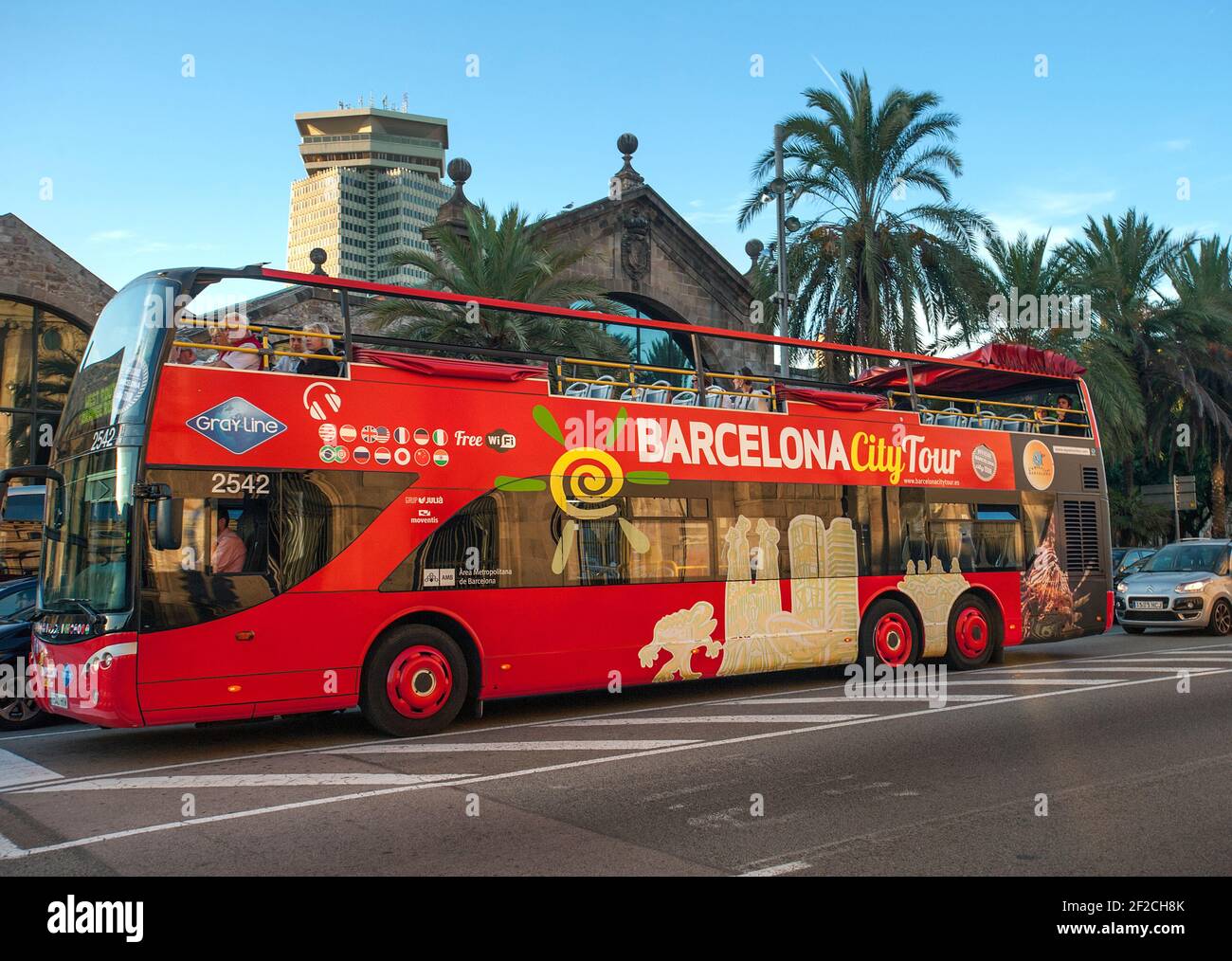 Visita turistica della città autobus scoperto, Barcellona, Catalogna, Spagna Foto Stock
