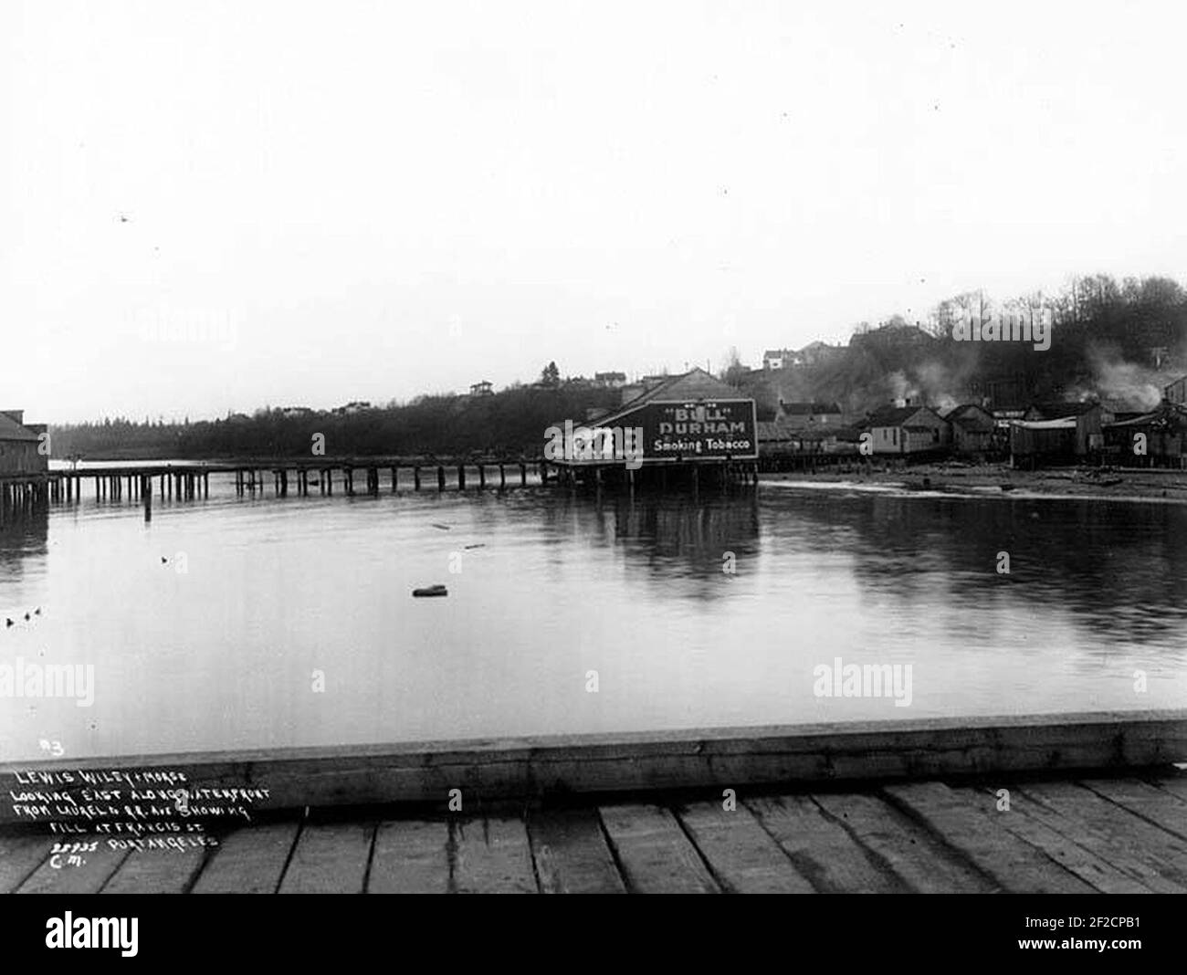 Lungomare di Port Angeles, da Laurel Street a Railroad Ave con riempimento a Francis St, 1914 Foto Stock