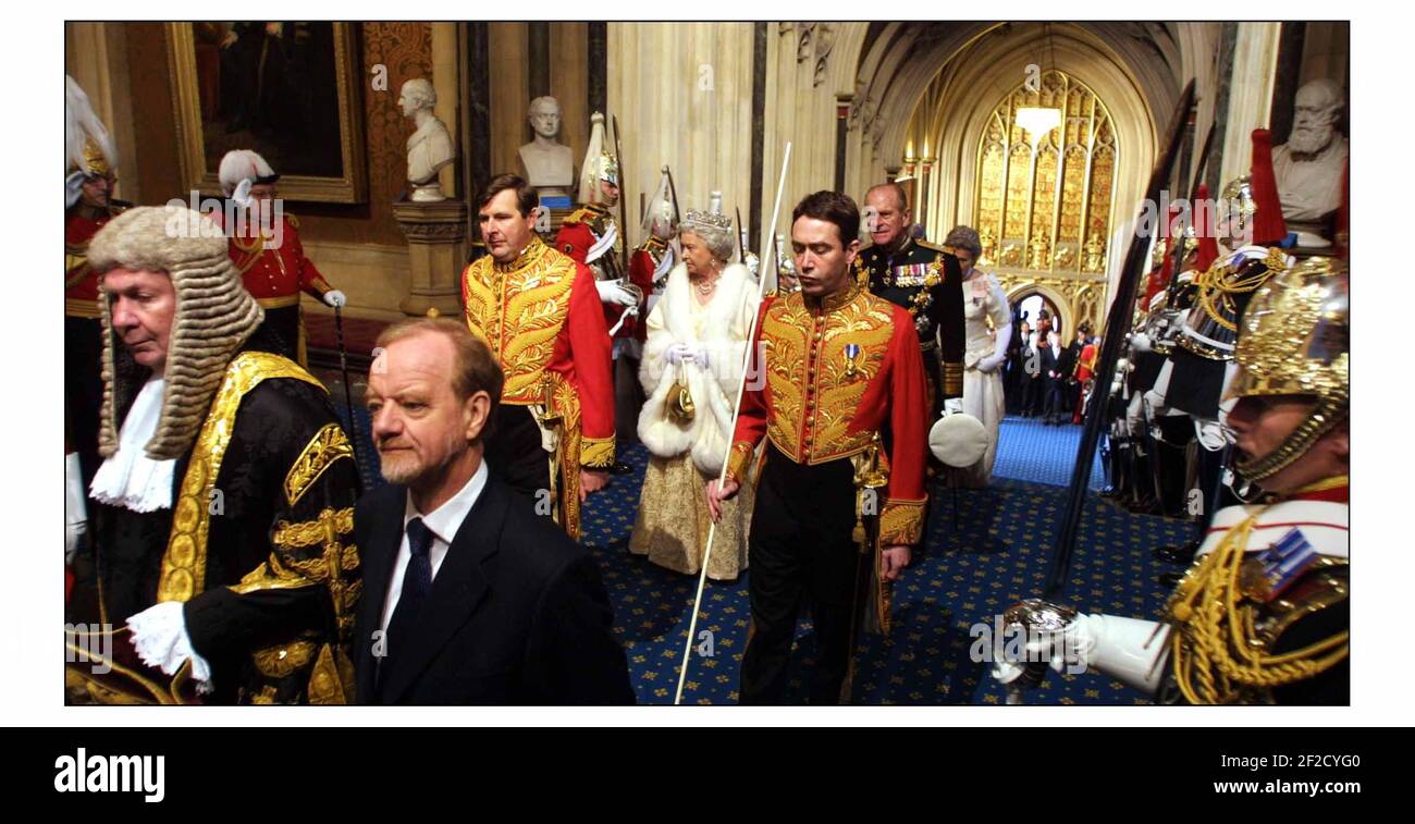 Apertura di Stato del Parlamento nel Palazzo di Westminster, la Regina arriva a dare il Queens speech.pic David Sandison l'indipendente 13/11/2002 Foto Stock