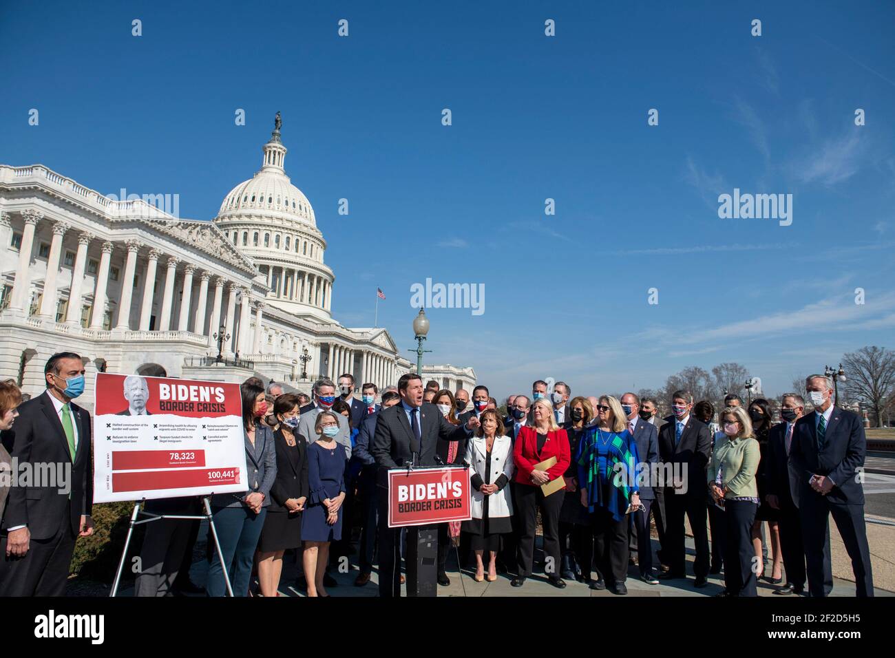 Il rappresentante degli Stati Uniti Jodey Arrington (Repubblicano del Texas) è Unito da altri membri della Camera Repubblicana mentre offre osservazioni durante una conferenza stampa sulla situazione al confine meridionale degli Stati Uniti, presso il Campidoglio degli Stati Uniti a Washington, DC, giovedì 11 marzo 2021. Credit: Rod Lamkey/CNP | utilizzo in tutto il mondo Foto Stock