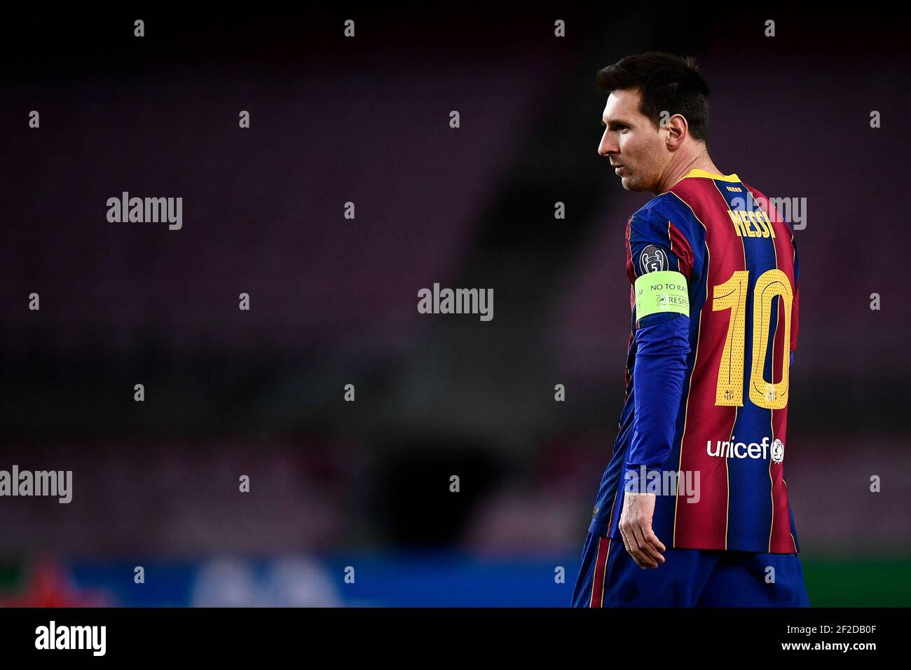 Barcellona, Spagna - 08 dicembre 2020: Lionel messi del FC Barcelona guarda durante la partita di calcio della UEFA Champions League G tra FC Barcelona e Juventus. La Juventus FC ha vinto nel 3-0 il FC Barcelona. Credit: Nicolò campo/Alamy Live News Foto Stock