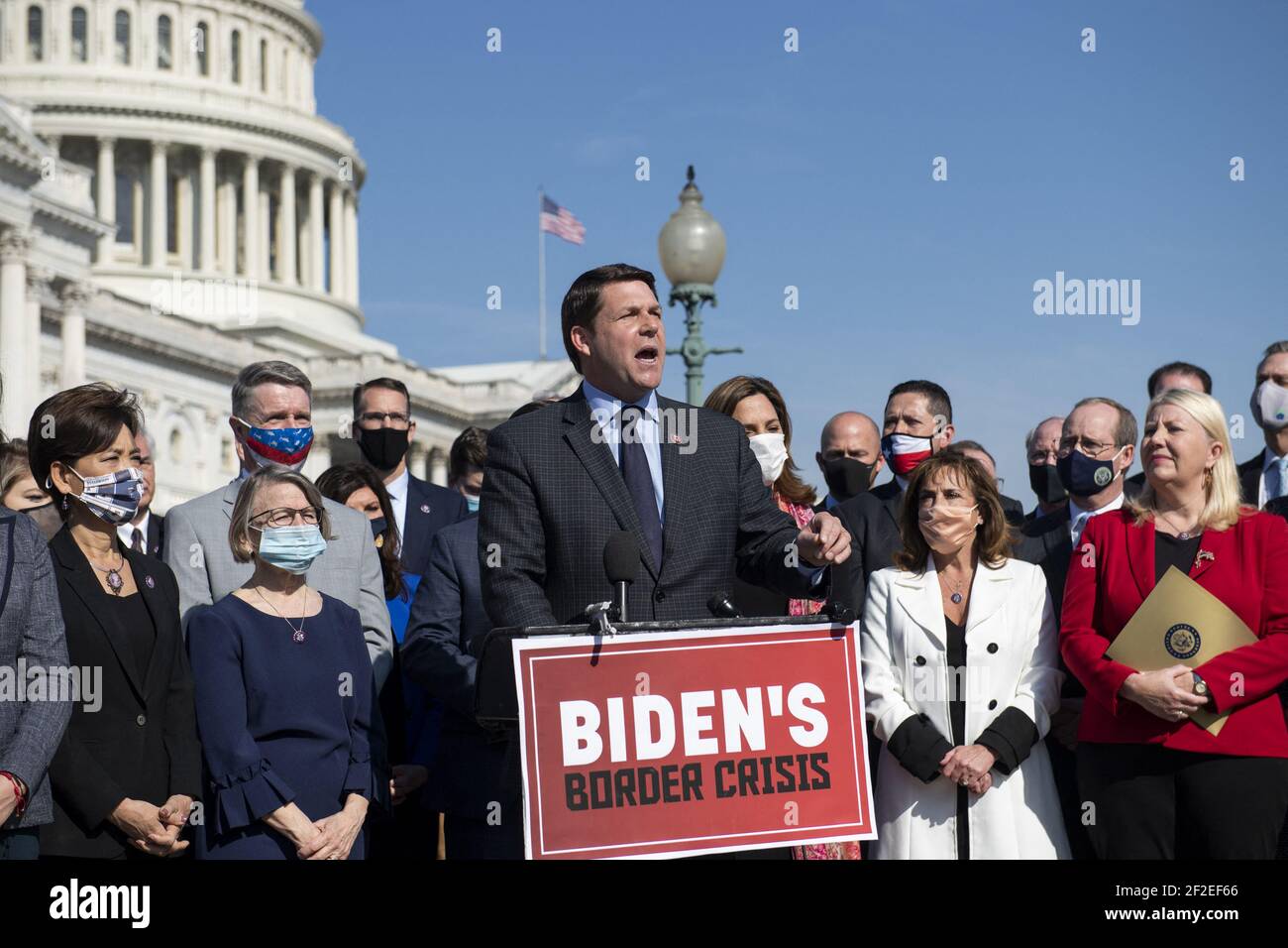 Il rappresentante degli Stati Uniti Jodey Arrington (Repubblicano del Texas) è Unito da altri membri della Camera Repubblicana mentre offre osservazioni durante una conferenza stampa sulla situazione al confine meridionale degli Stati Uniti, al Campidoglio degli Stati Uniti a Washington, DC, USA? Giovedì 11 marzo 2021. Foto di Rod Lamkey/CNP/ABACAPRESS.COM Foto Stock