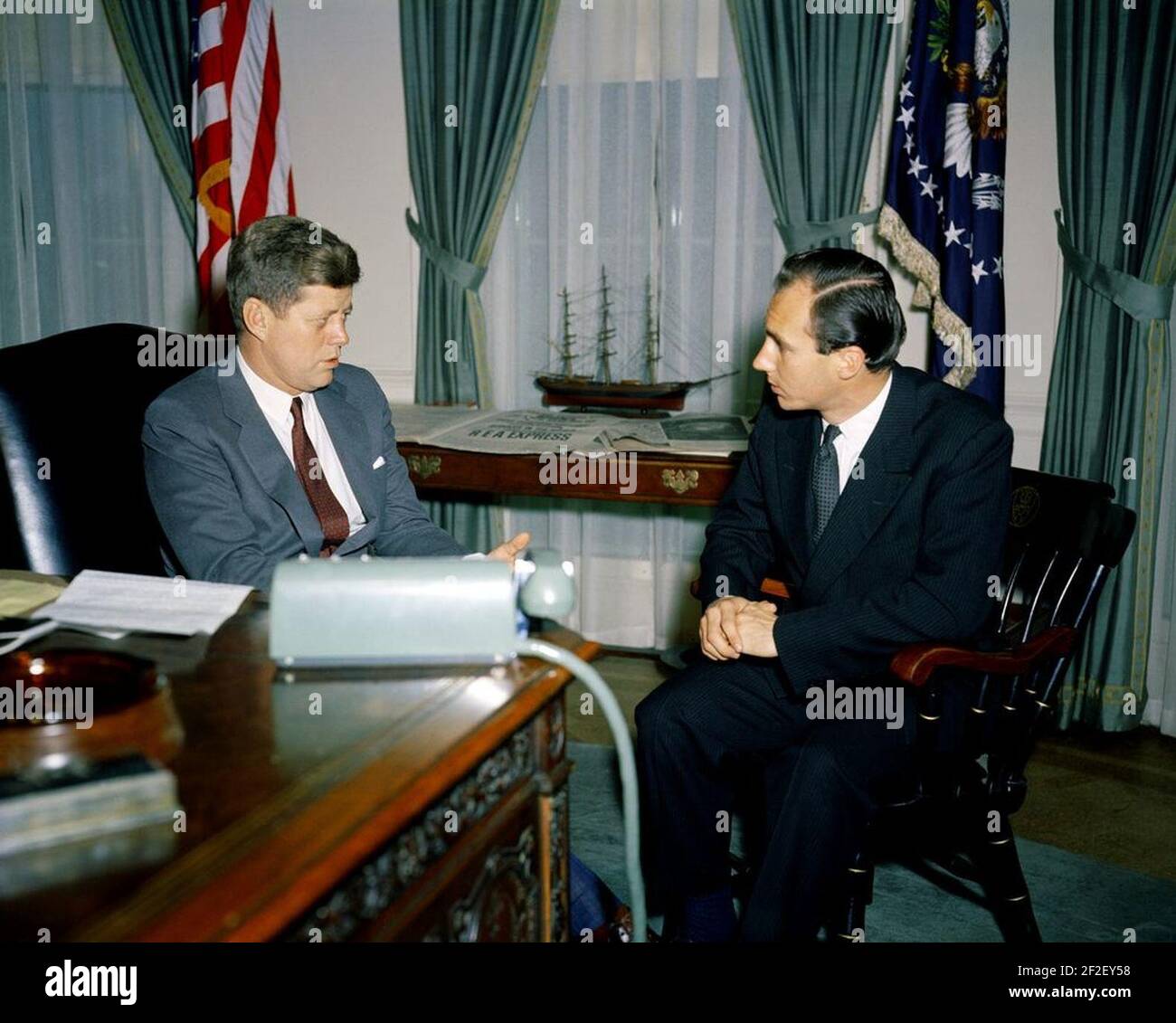 Il presidente John F. Kennedy incontra l'Aga Khan IV, il principe Karim al-Husseini (04). Foto Stock