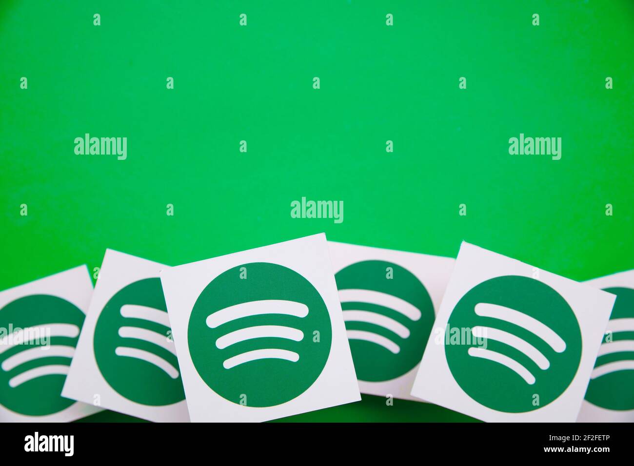 LONDRA, Regno Unito - Marzo 2021: Logo del servizio di streaming audio e musica Spotify Foto Stock