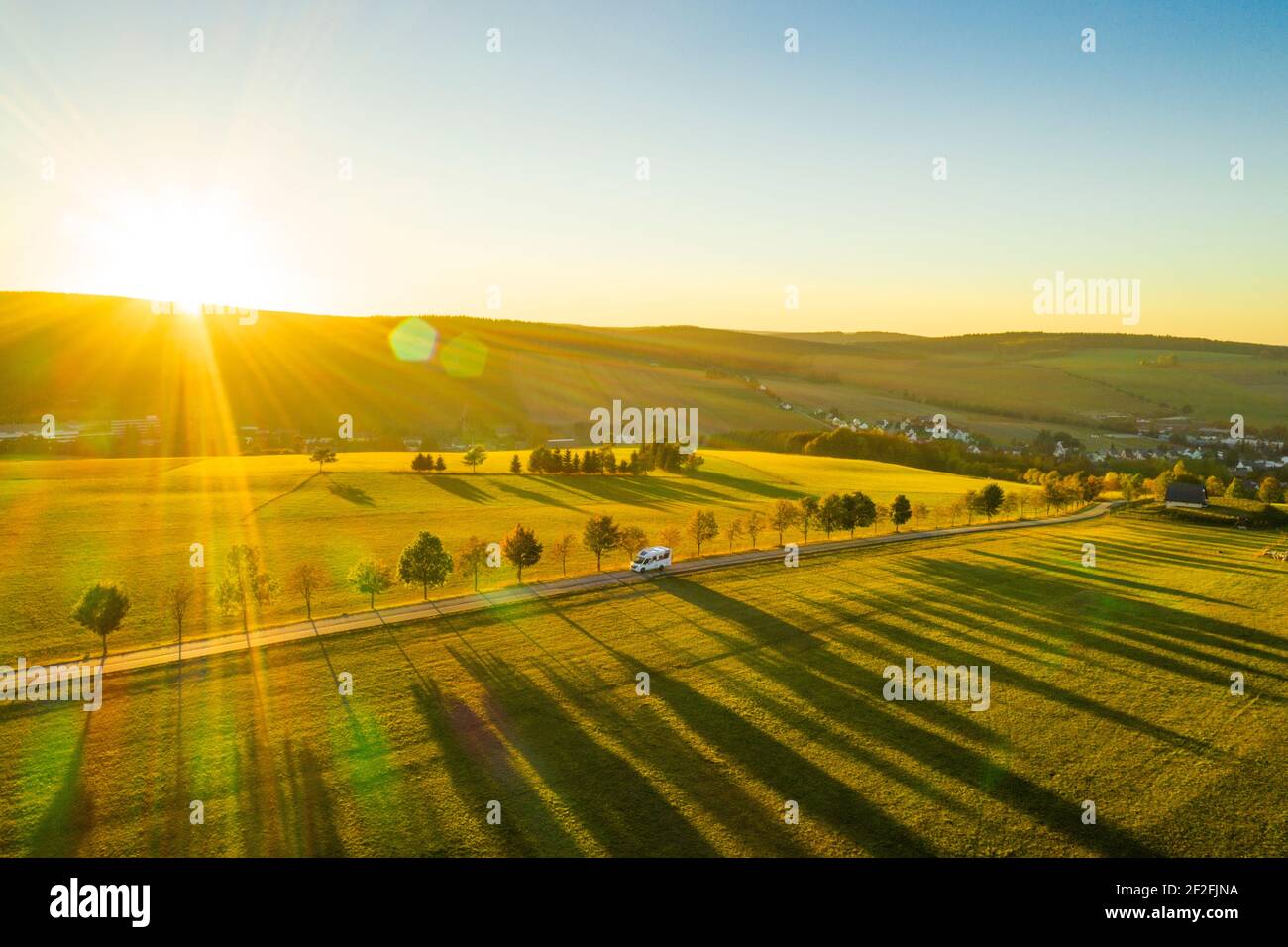 Camping RoadTrip - vacanze estive con il cane - viaggiare con Il camper in Europa Foto Stock