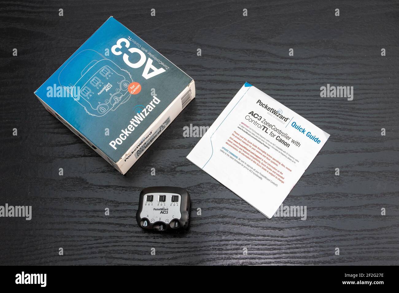 Il controller di zona AC3 di Pocket Wizard in modo che i flash remoti possano essere controllati come gruppi separati Foto Stock