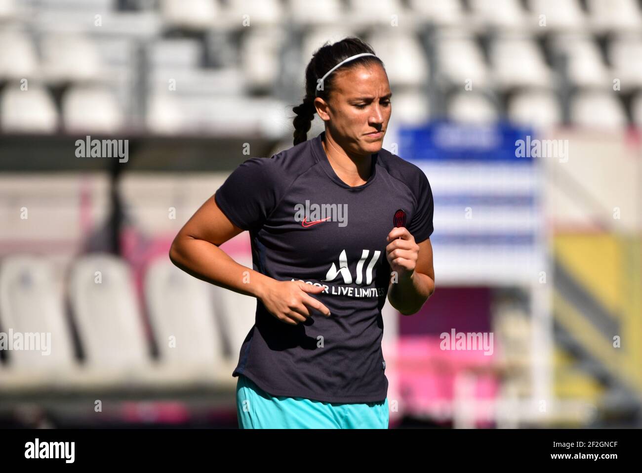 Arianna Crisione di Parigi SG si riscalda in vista della partita di calcio del campionato francese delle donne D1 Arkema tra Parigi Saint-Germain e Dijon FCO il 15 settembre 2019 allo stadio Jean Bouin di Parigi, Francia - Foto Antoine Massinon / A2M Sport Consulting / DPPI Foto Stock