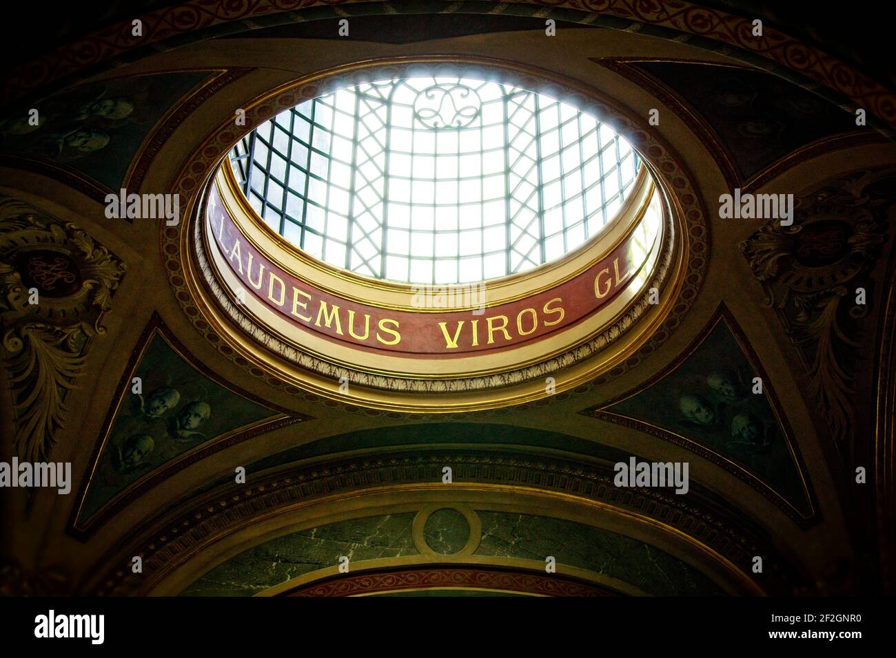 Interno della chiesa Foto Stock