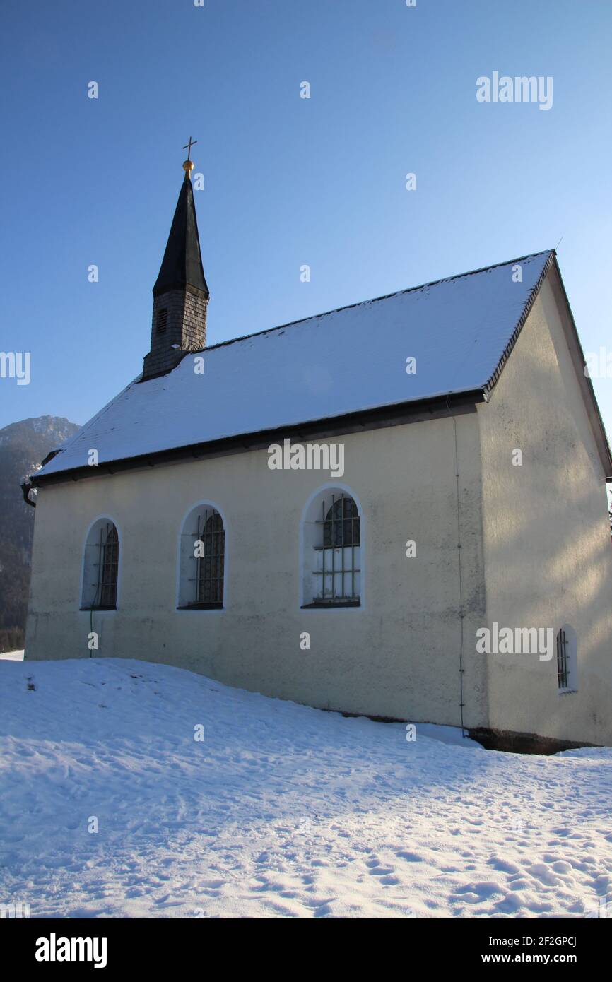 Walk in Eschenlohe, Europa, Germania, Baviera, alta Baviera, Werdenfelser Land, inverno, cappella Nikolaus sulla Vestbühl Foto Stock