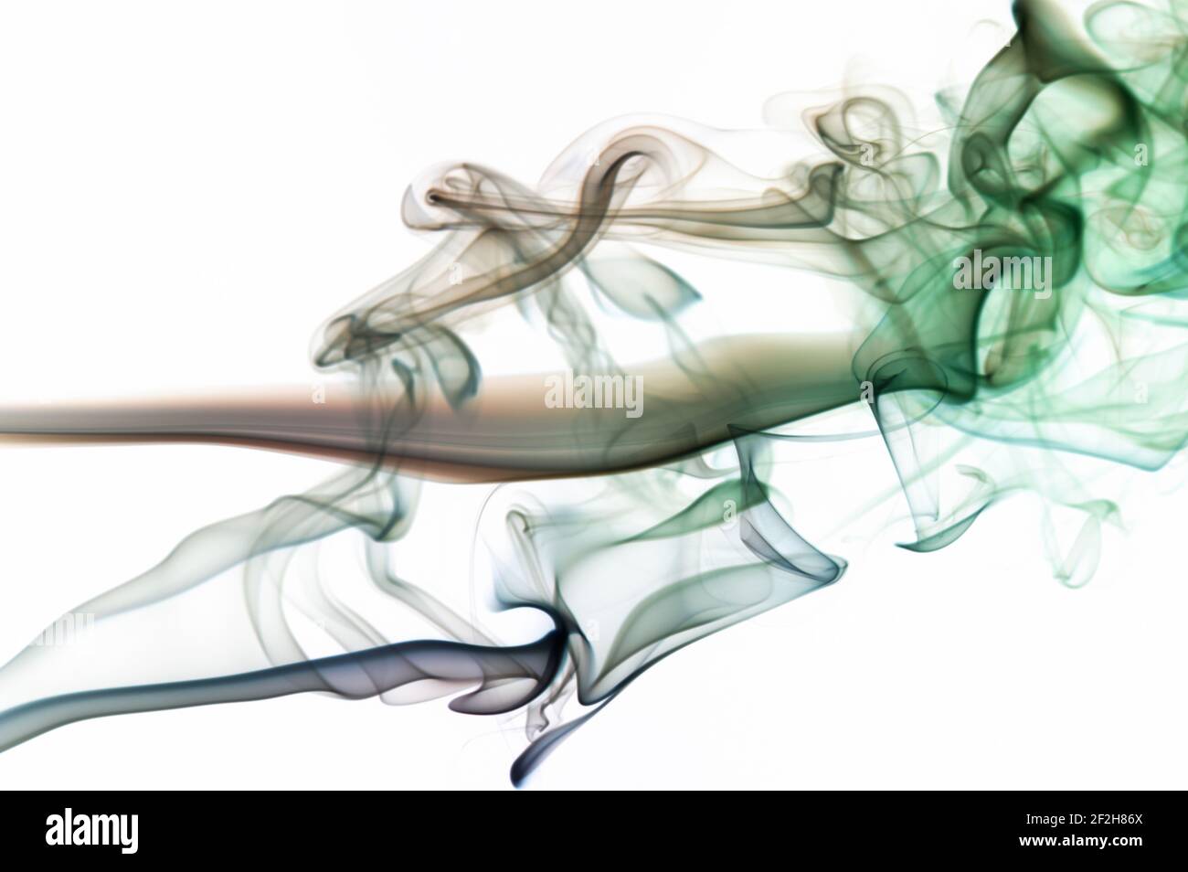 Forma astratta fumo rotola su sfondo bianco isolato Foto Stock