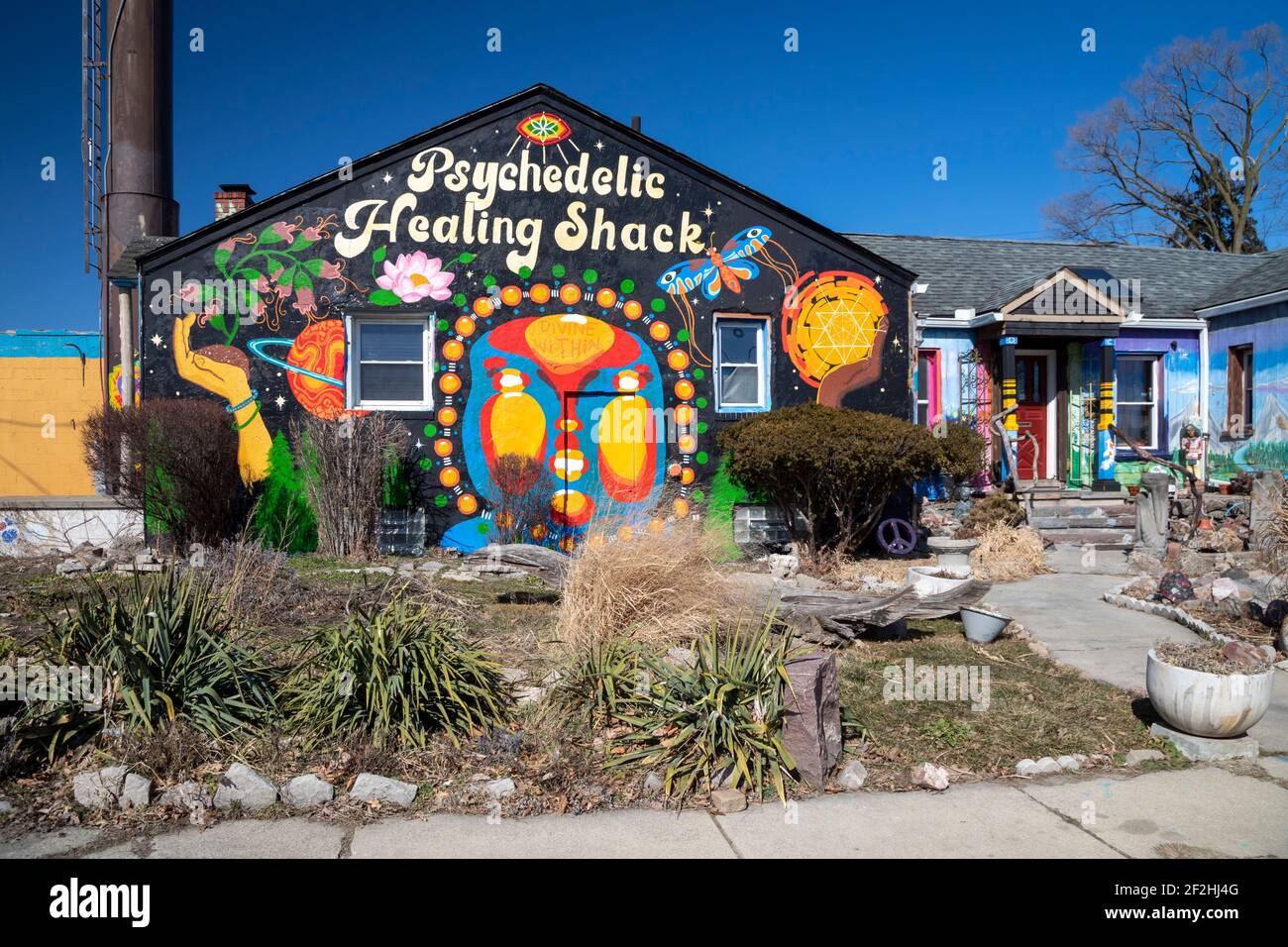 Detroit, Michigan - The Psychedelic Healing Shack, un medico chiropractic ufficio e un caffè vegetariano. Foto Stock