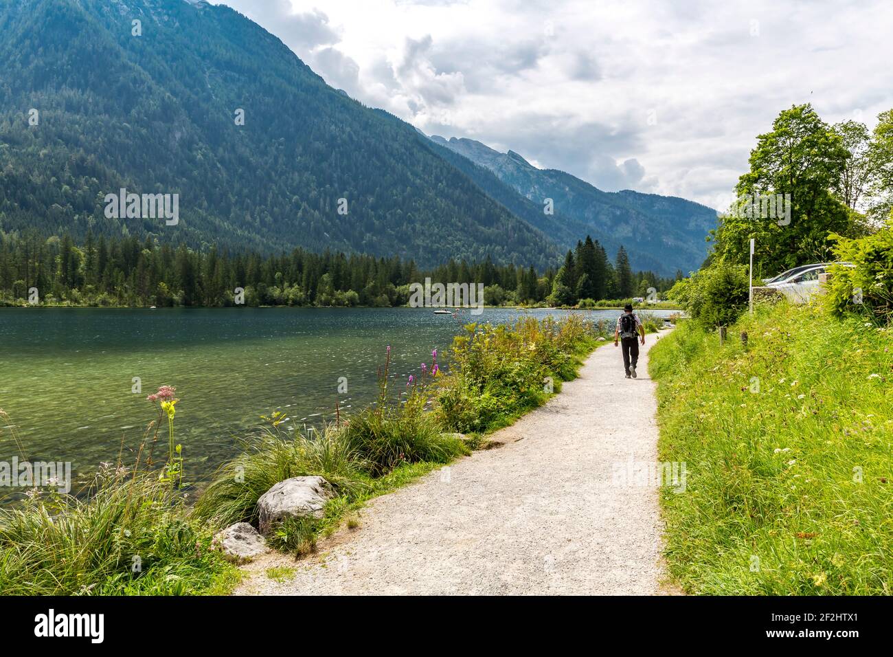Passeggiata intorno a Hintersee, Hintersee, Ramsau, Berchtesgaden, Alpi Berchtesgaden, Berchtesgaden National Park, Berchtesgadener Land, alta Baviera, Baviera, Germania, Europa Foto Stock