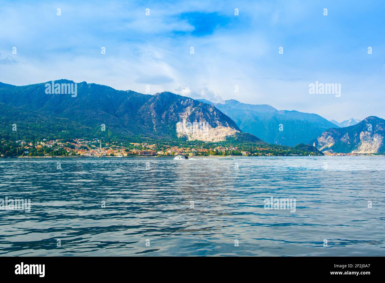 Tramonto paesaggio della costina del Lago maggiore vicino Stresa, Italia Foto Stock