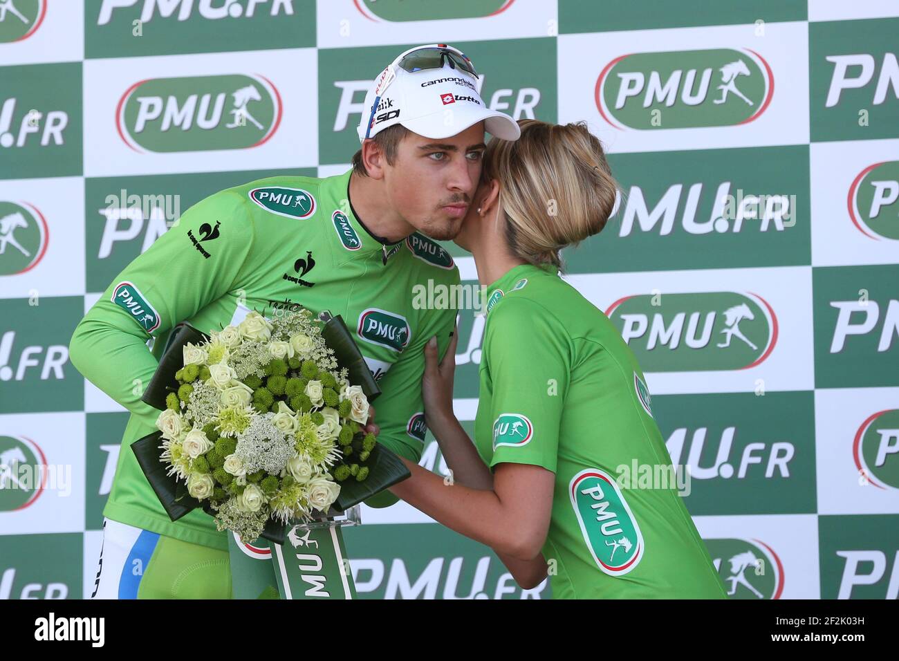 CICLISMO - UCI WORLD TOUR - TOUR DE FRANCE 2013 - TAPPA 3 - Ajaccio - Calvi ( Corsica ) (145 km) - 01/07/2013 - FOTO MANUEL BLONDAU / DPPI - PETER SAGAN DELLA SLOVACCHIA E DEL TEAM CANNONDALE FESTEGGIA LA MAGLIA VERDE SUL PODIO Foto Stock