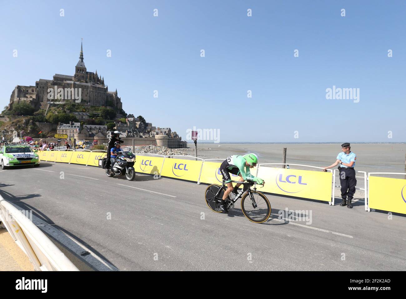 CICLISMO - UCI WORLD TOUR - TOUR DE FRANCE 2013 - TAPPA 11 - PROVA INDIVIDUALE - AVRANCHES - Saint-Michel (33 km) - 10/07/2013 - FOTO MANUEL BLONDAU / DPPI - BAUKE MOLLEMA DEL BELGIO E DEL TEAM BELKIN PRO IN BICICLETTA Foto Stock