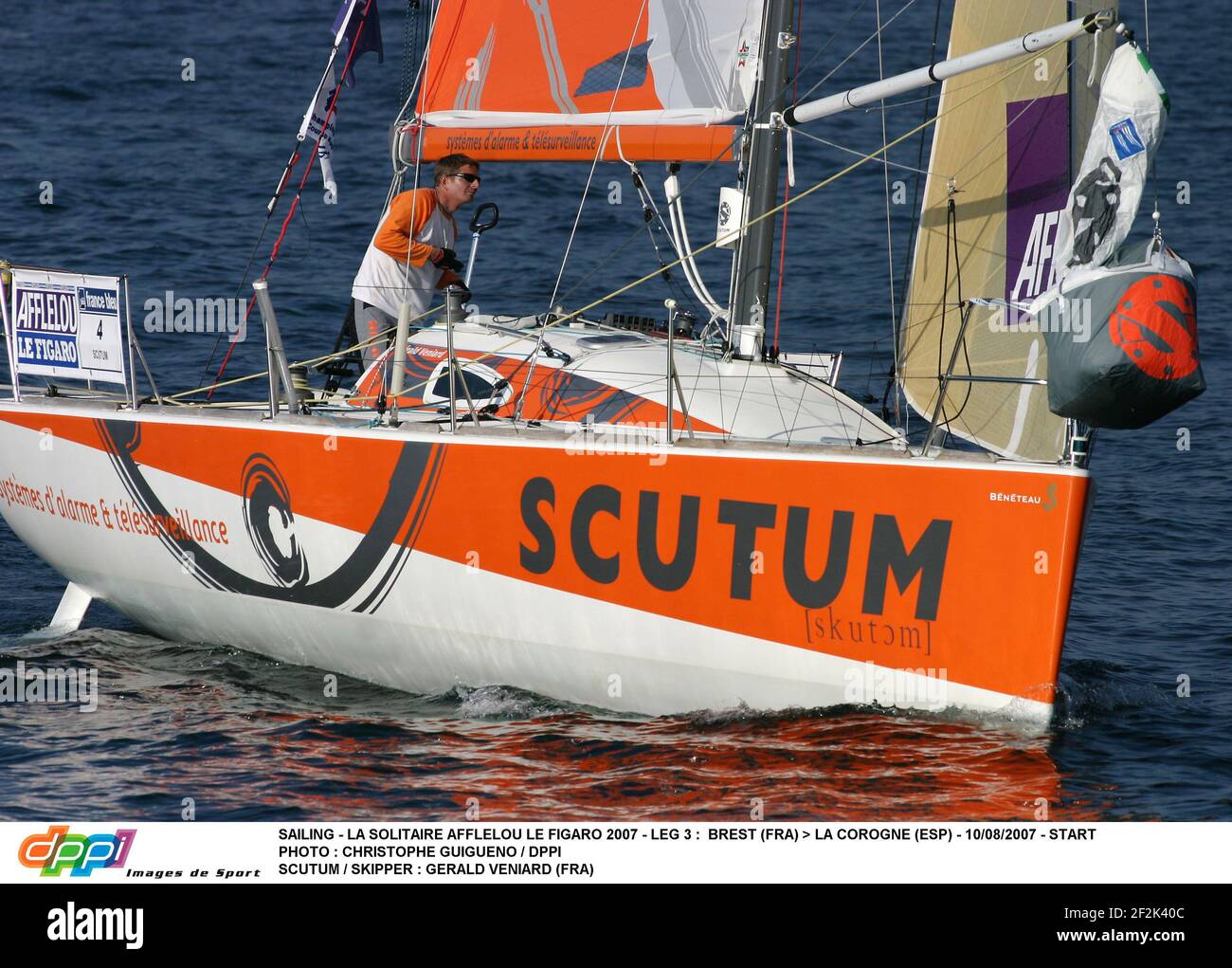 VELA - LA SOLITAIRE AFFLELOU LE FIGARO 2007 - TAPPA 3 : BREST (FRA) > LA COROGNE (ESP) - 10/08/2007 - FOTO D'INIZIO : CHRISTOPHE GUIGUENO / DPPI SCUTUM / SKIPPER : GERALD VENIARD (FRA) Foto Stock