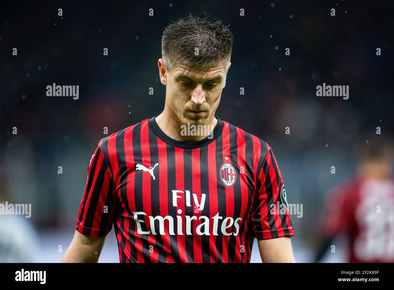 Krzysztof Piatek dell'AC Milan durante il campionato italiano Serie A Football Match tra AC Milan e SSC Napoli il 23 novembre 2019 allo stadio Giuseppe Meazza di Milano - Foto Morgese - Rossini / DPPI Foto Stock