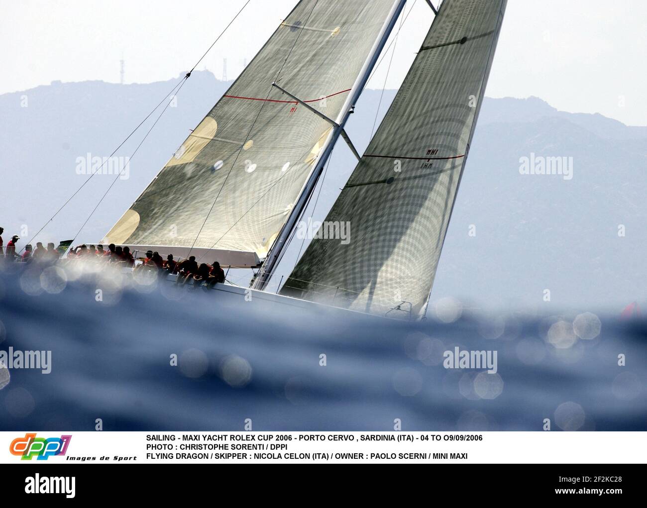 VELA - MAXI YACHT ROLEX CUP 2006 - PORTO CERVO , SARDEGNA (ITA) - 04 TO O9/09/2006 PHOTO : CHRISTOPHE SORENTI / DPPI FLYING DRAGON / SKIPPER : NICOLA CELON (ITA) / OWNER : PAOLO SCERNI / MINI MAXI Foto Stock