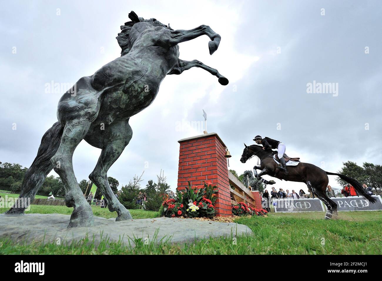 Jonathan PAGET cavalcando la promessa di Clifton durante la Croce del Paese di Alltech FEI World Equestrian Games? 2014 a le pin, Normandia - 30 agosto 2014 - Foto Christophe Bricot / DPPI Foto Stock