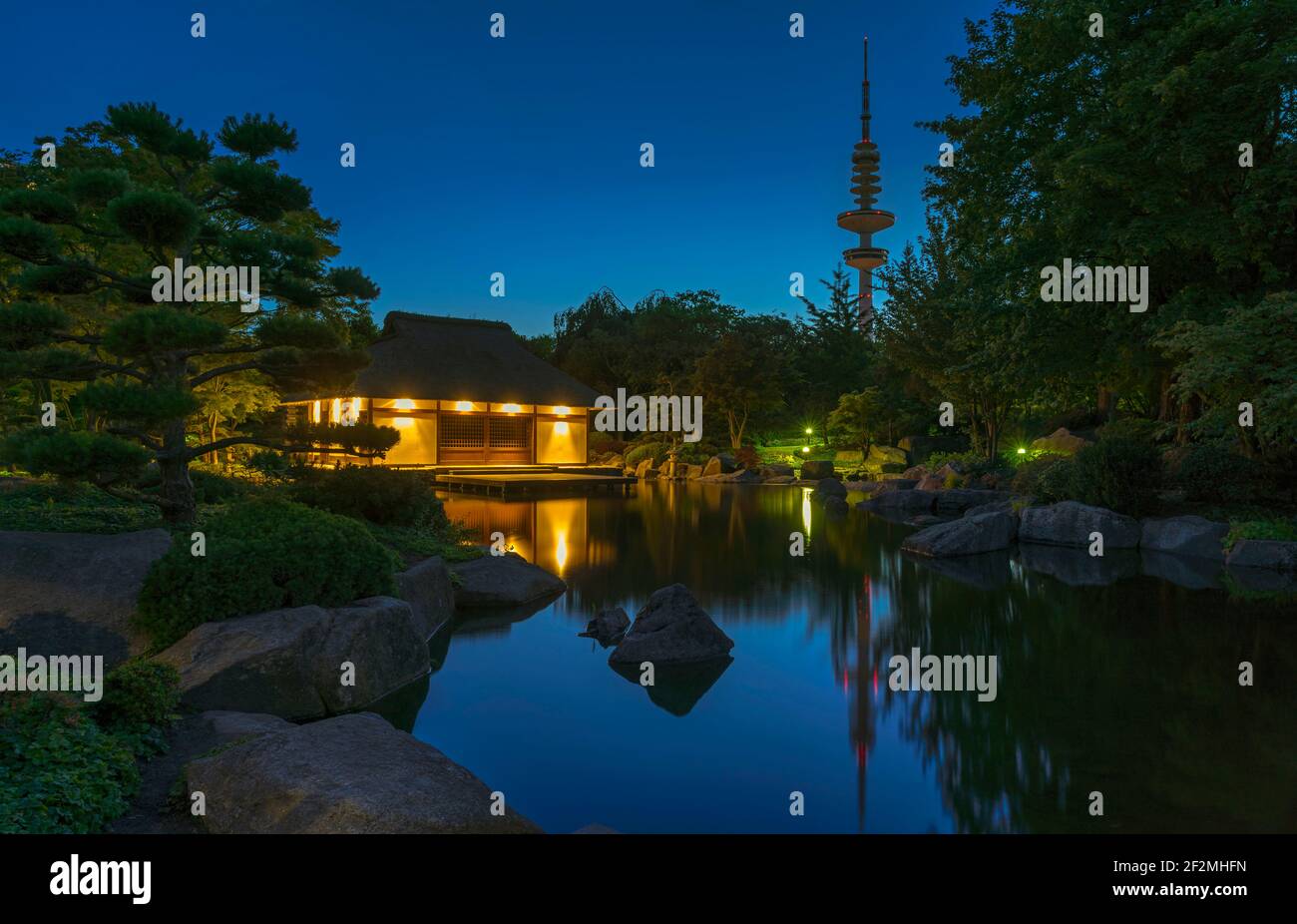 Germania, Amburgo, Planten un Blomen, Loki-Schmidt-Garten, Giappone Garten, Casa da tè giapponese Foto Stock