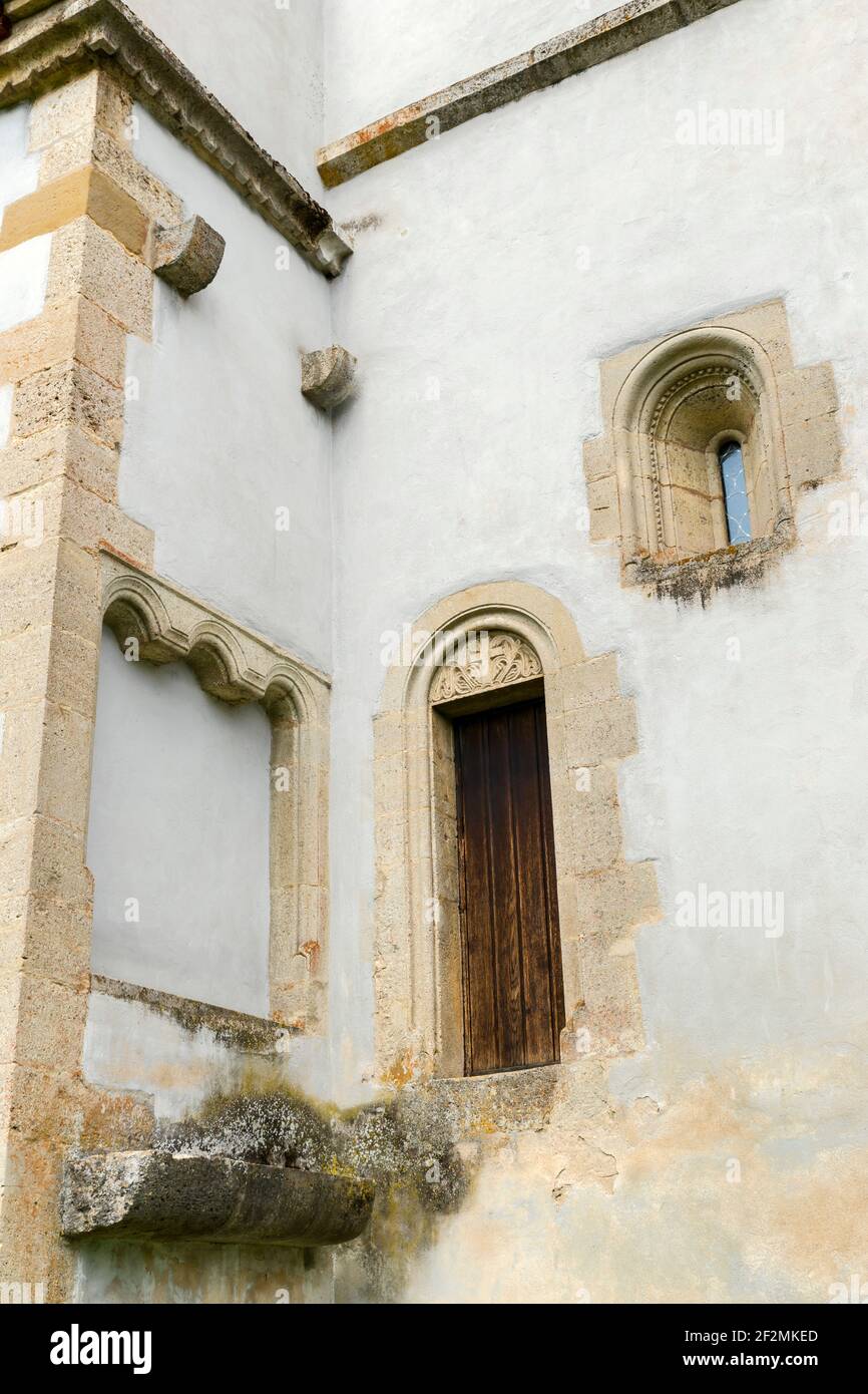 Germania, Baviera, AUB - Burgerroth, Kunigundenkapelle, resto dell'ex pulpito esterno e porta al coro. Foto Stock