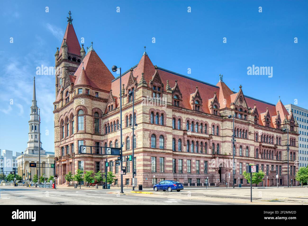 Il municipio di Cincinnati, sede del governo comunale, è stato costruito nel 1894 e progettato da Samuel Hannaford & Sons in stile romanico Richardson. Foto Stock