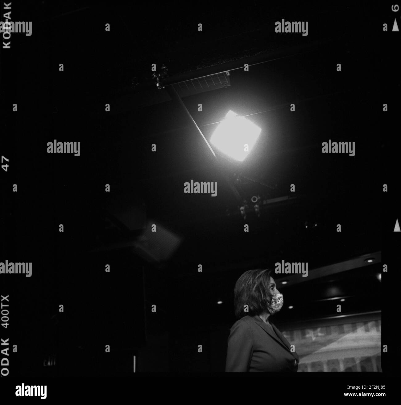 Washington, Stati Uniti d'America. 11 Marzo 2021. Presidente della Camera dei rappresentanti degli Stati Uniti Nancy Pelosi (democratico della California) tiene una conferenza stampa prima del voto della Camera sull'American Rescue Plan Act 2021, presso il Campidoglio degli Stati Uniti a Washington, DC, martedì 9 marzo 2021. Credit: Rod Lamkey/CNP | Usage worldwide Credit: dpa/Alamy Live News Foto Stock