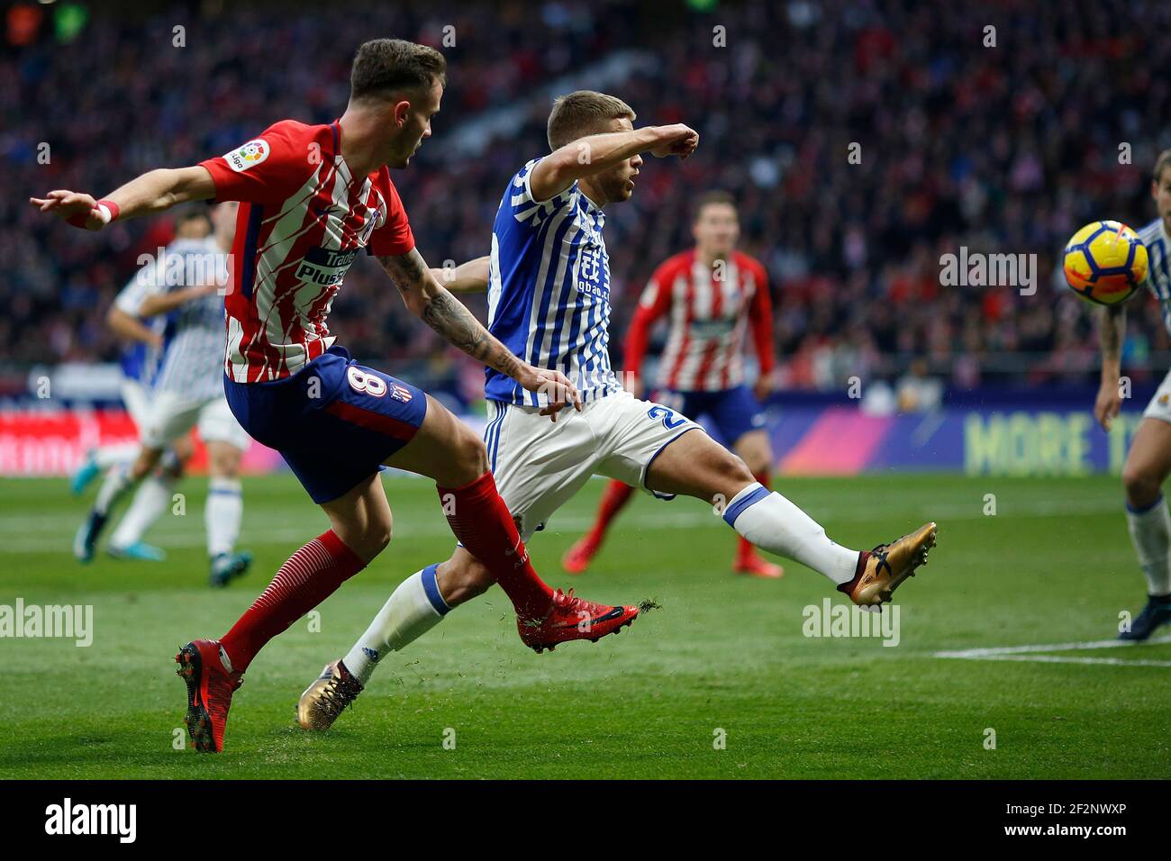 Il centrocampista spagnolo dell'Atletico Madrid Saul Niguez dà il via al pallone durante la partita di calcio Liga tra Atletico de Madrid e Real Sociedad il 2 dicembre 2017 allo stadio Wanda Metropolitano di Madrid, Spagna - Foto Benjamin Cremel / DPPI Foto Stock
