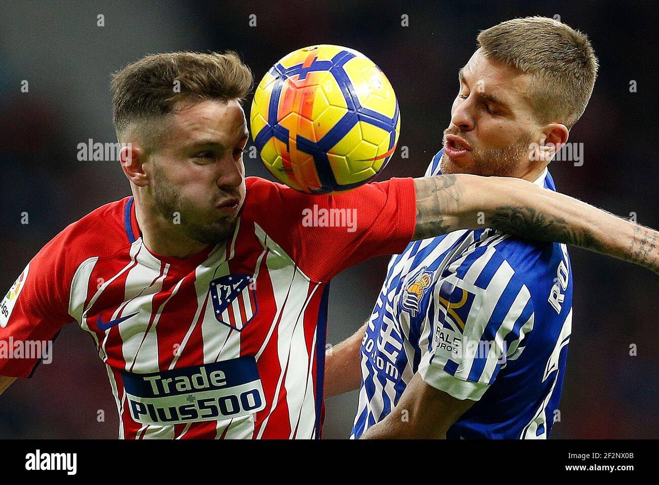Il centrocampista spagnolo dell'Atletico Madrid Saul Niguez vies per la palla durante la partita di calcio Liga tra Atletico de Madrid e Real Sociedad il 2 dicembre 2017 allo stadio Wanda Metropolitano di Madrid, Spagna - Foto Benjamin Cremel / DPPI Foto Stock