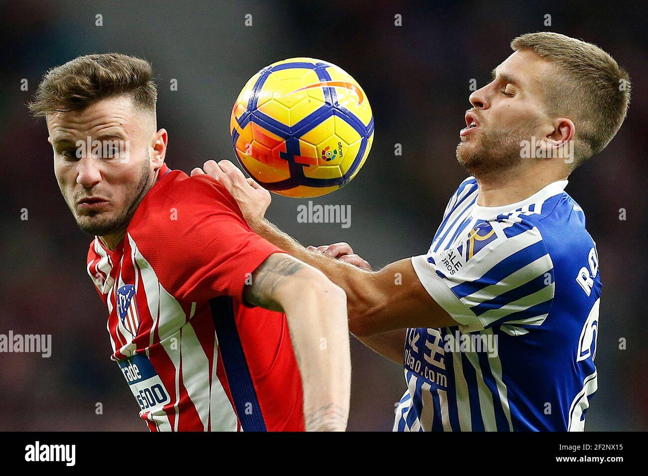 Il centrocampista spagnolo dell'Atletico Madrid Saul Niguez vies per la palla durante la partita di calcio Liga tra Atletico de Madrid e Real Sociedad il 2 dicembre 2017 allo stadio Wanda Metropolitano di Madrid, Spagna - Foto Benjamin Cremel / DPPI Foto Stock