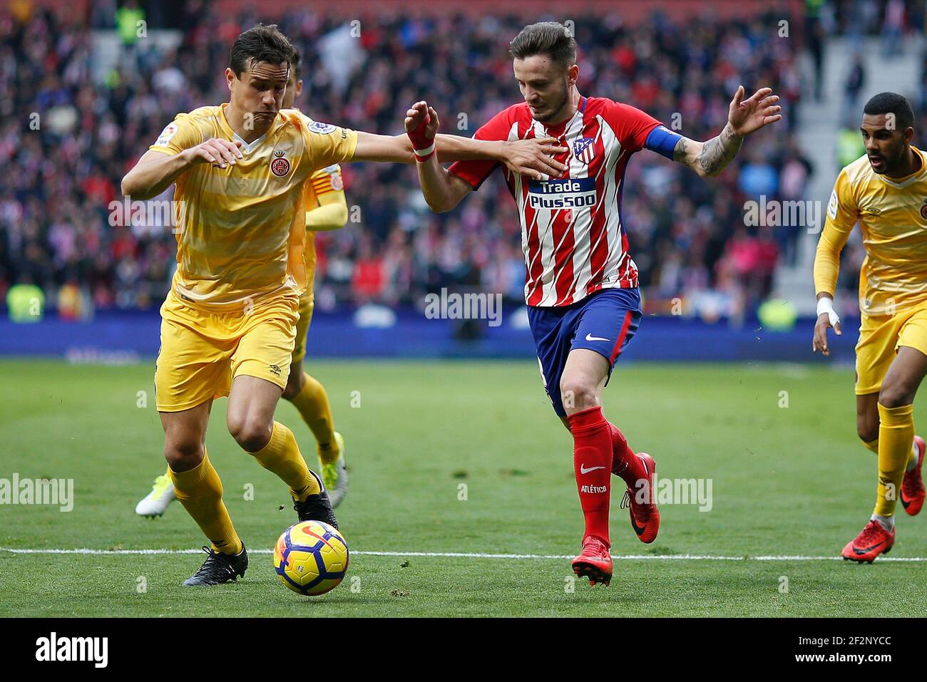Il centrocampista spagnolo dell'Atletico Madrid Saul Niguez vies per la palla durante il campionato spagnolo Liga Football Match tra il Club Atletico de Madrid e il Girona FC il 20 gennaio 2018 allo stadio Wanda Metropolitano di Madrid, Spagna - Foto Benjamin Cremel / DPPI Foto Stock