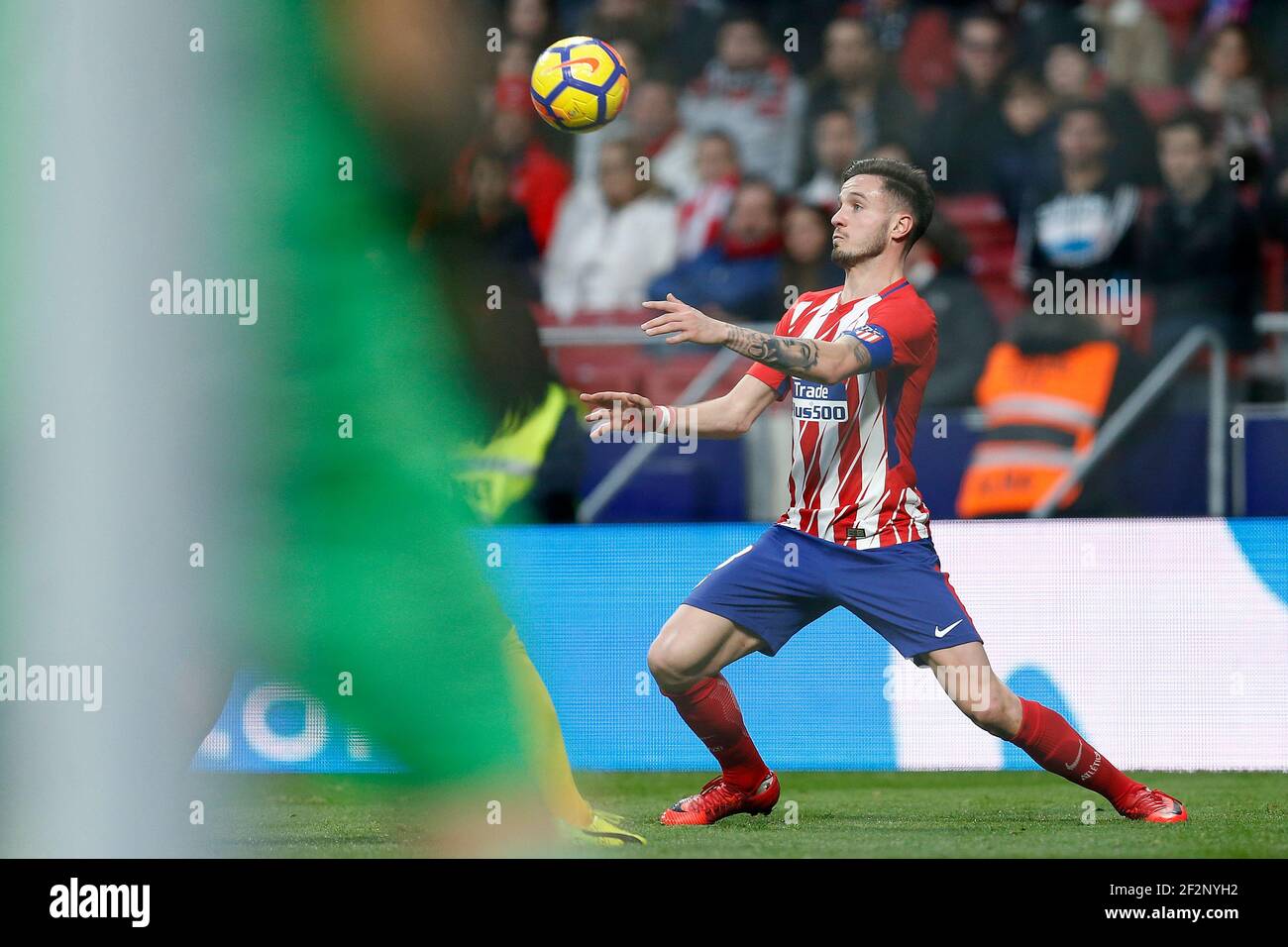 Il centrocampista spagnolo dell'Atletico Madrid Saul Niguez controlla la palla durante la partita di calcio Liga del campionato spagnolo tra il Club Atletico de Madrid e il Girona FC il 20 gennaio 2018 allo stadio Wanda Metropolitano di Madrid, Spagna - Foto Benjamin Cremel / DPPI Foto Stock