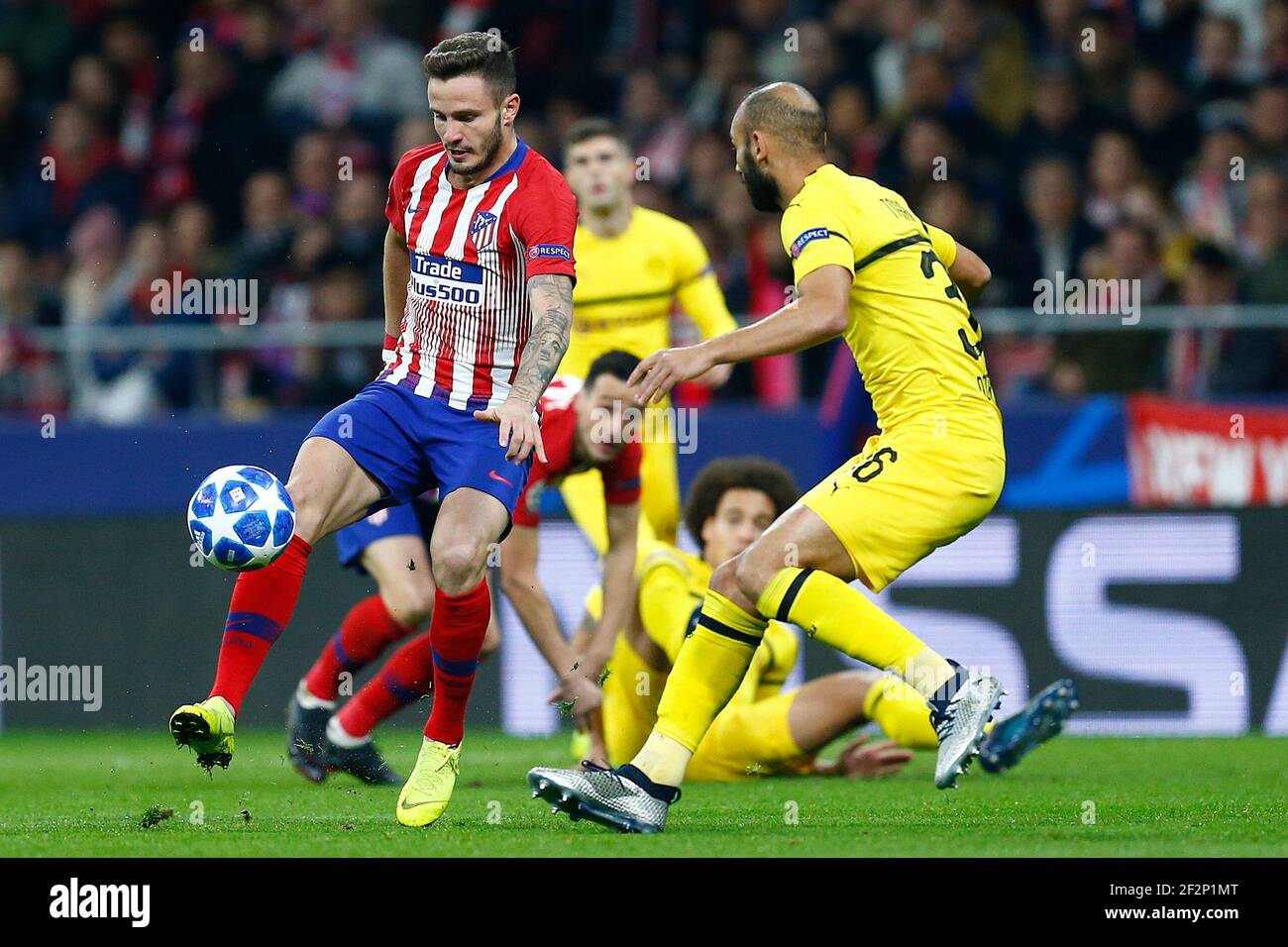 Il centrocampista spagnolo dell'Atletico Madrid Saul Niguez vies per la palla durante la UEFA Champions League, Gruppo A partita di calcio tra Atletico de Madrid e Borussia Dortmund il 6 novembre 2018 allo stadio Metropolitano di Madrid, Spagna - Foto Benjamin Cremel / DPPI Foto Stock