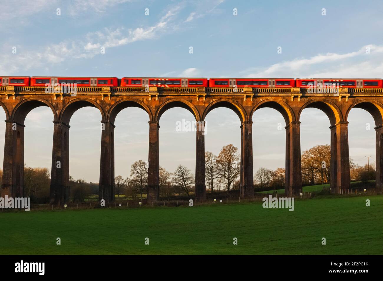Inghilterra, East Sussex, Balcombe, il viadotto ferroviario vittoriano aka Ouse Valley Viadotto sulla Londra a Brighton Railway Foto Stock
