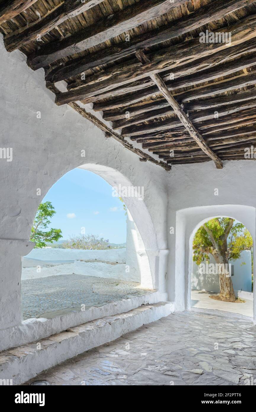 Monumento 'Puig de Missaa'. Interno della chiesa di Puig de Misa, a Santa Eulalia del Rio. La chiesa più spettacolare dell'isola di Ibiza. Il suo dentro Foto Stock