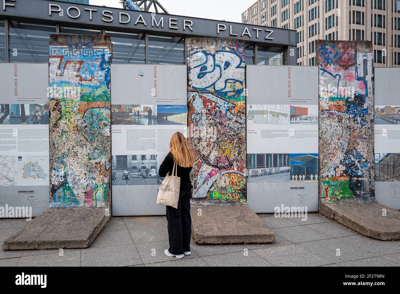 memoriale del muro di berlino a potsdamer platz Foto Stock