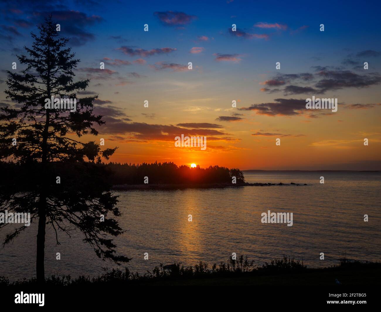 Spettacolare alba su Charlos Cove nella Contea di Guysborough, Nuova Scozia Foto Stock