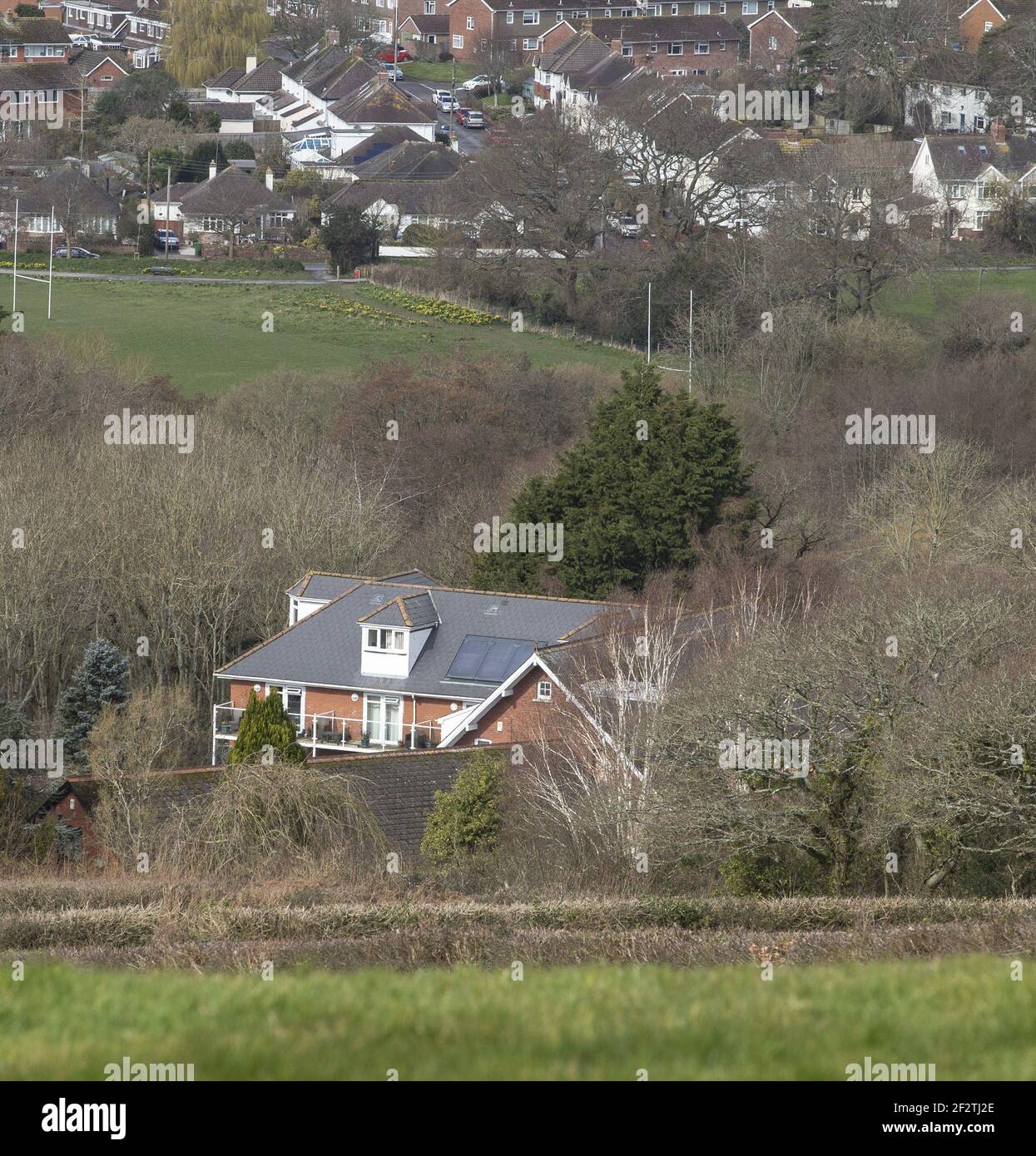 Holmesley Nursing and Residential Care Home, una casa di cura appartata a Sidford, alla periferia di Sidmouth, Devon, dove nove residenti sono morti entro i giorni di Covid 19. Due membri del personale sono stati arrestati e rilasciati in cauzione, accusati di negligenza intenzionale. Foto Stock