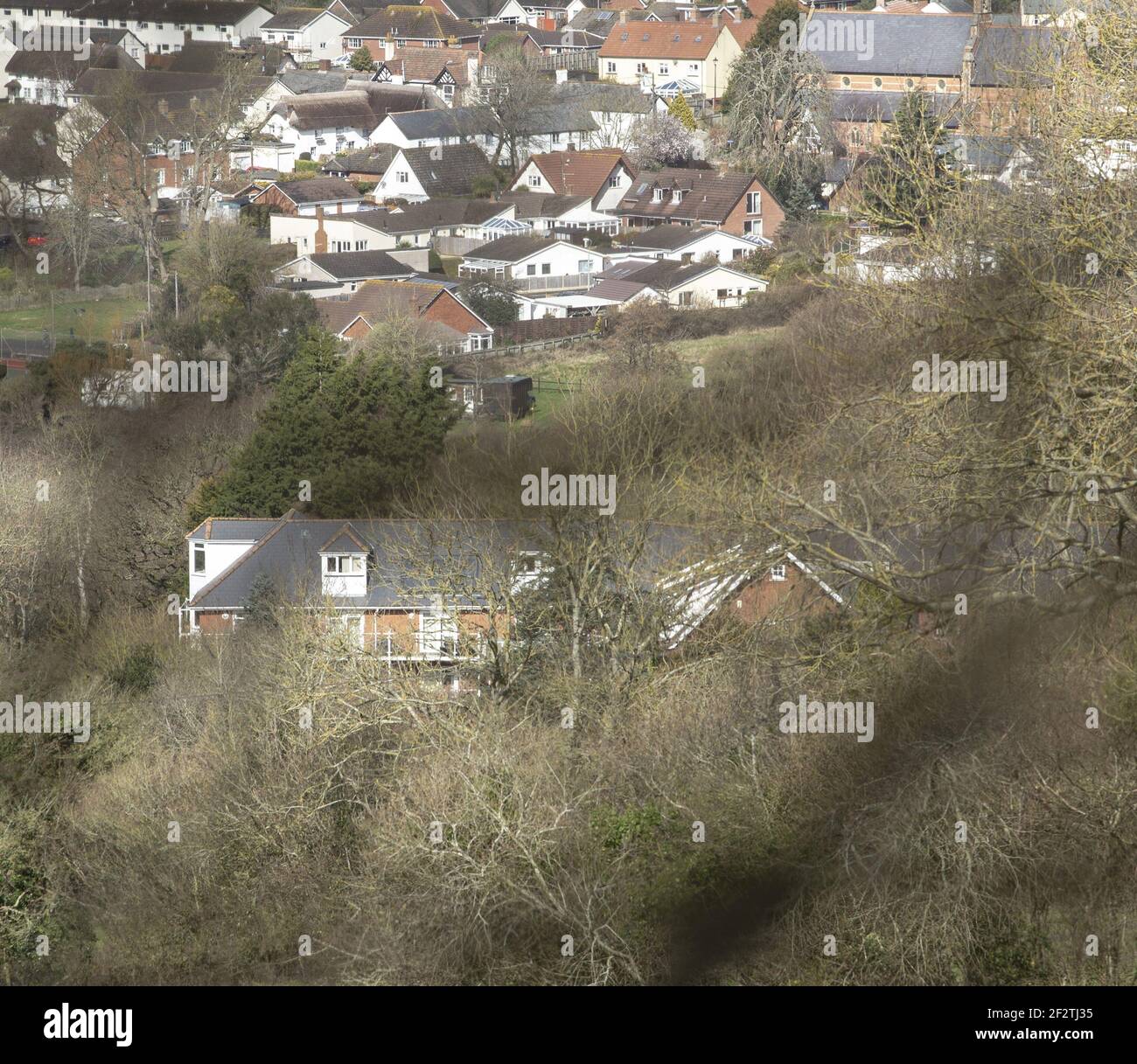 Holmesley Nursing and Residential Care Home, una casa di cura appartata a Sidford, alla periferia di Sidmouth, Devon, dove nove residenti sono morti entro i giorni di Covid 19. Due membri del personale sono stati arrestati e rilasciati in cauzione, accusati di negligenza intenzionale. Foto Stock