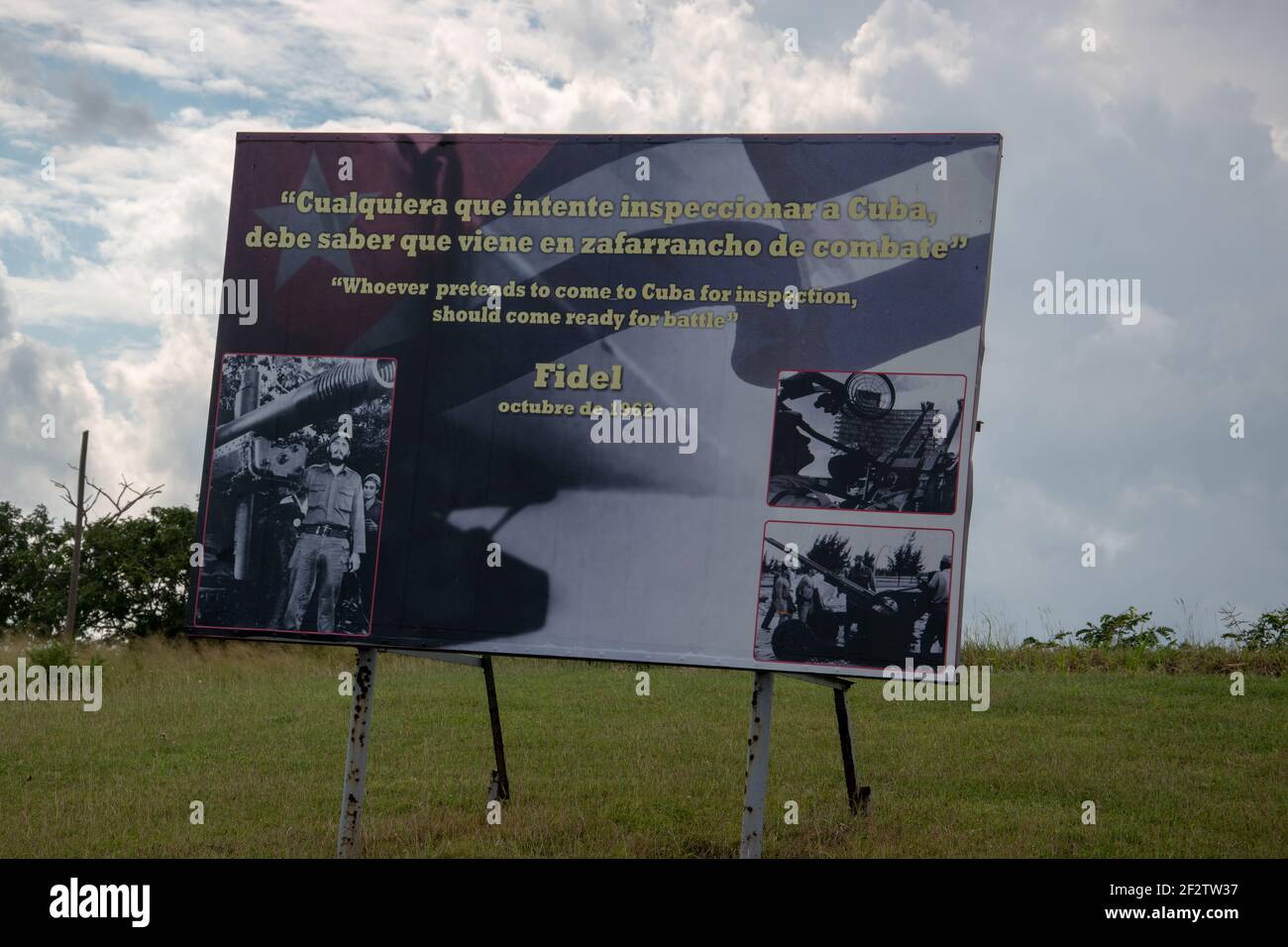 "Chiunque finta di venire a Cuba per l'ispezione, dovrebbe venire pronto per la battaglia" - Fidel Castro segno al Museo di Storia militare e mostra dal Cu Foto Stock