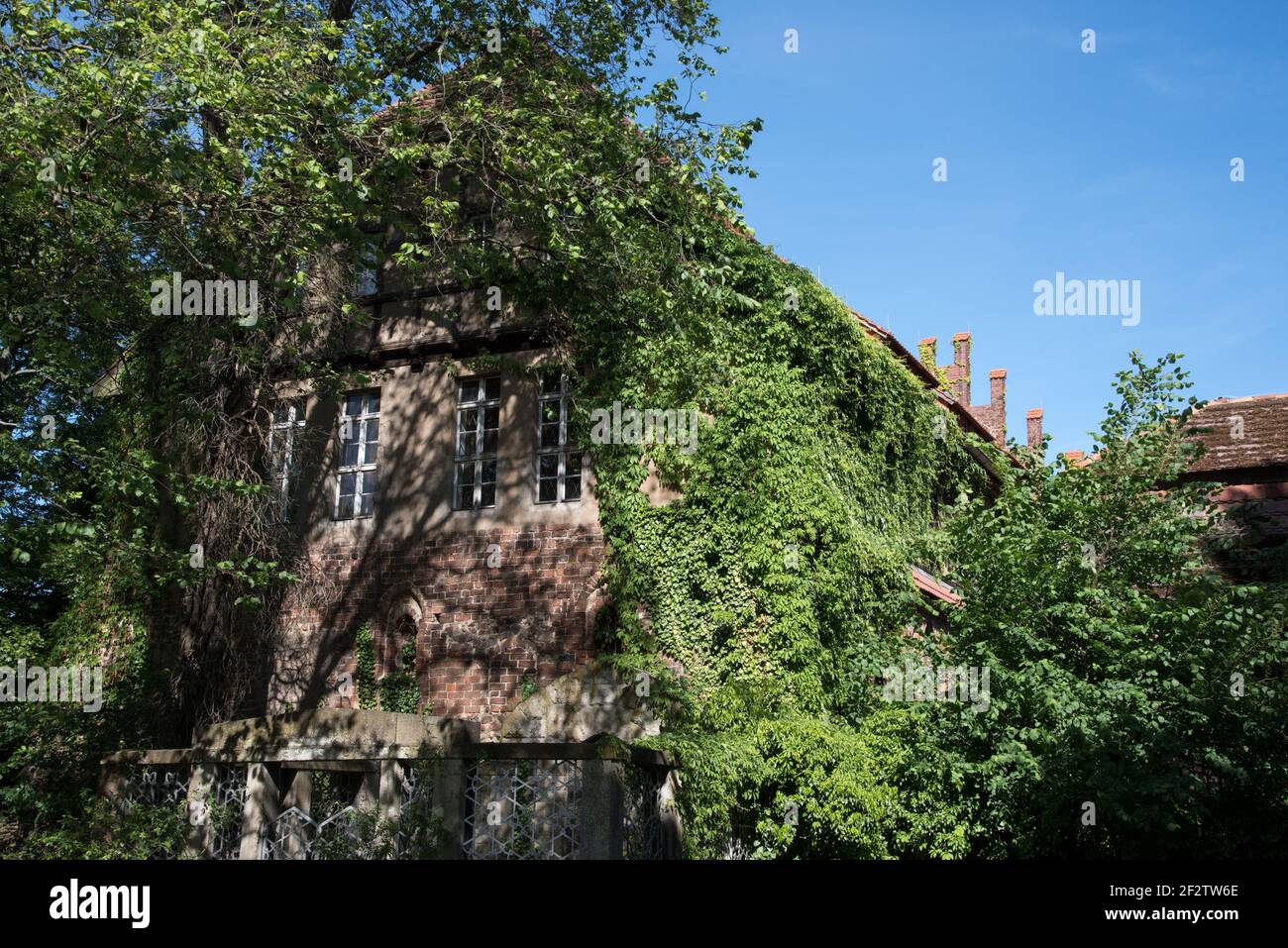 La Chiesa di nostra Signora di Jüterbog è stata costruita a partire dal 1161 ed è la seconda chiesa più antica ancora in uso nella contea di Brandeburgo. Foto Stock